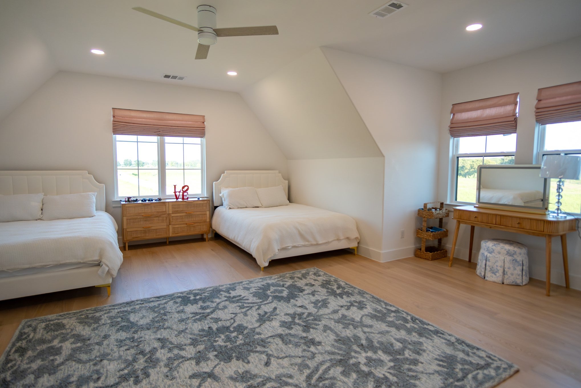 Honey Grove, Texas, 75446, United States, 5 Bedrooms Bedrooms, ,5 BathroomsBathrooms,Residential,Active,1944271