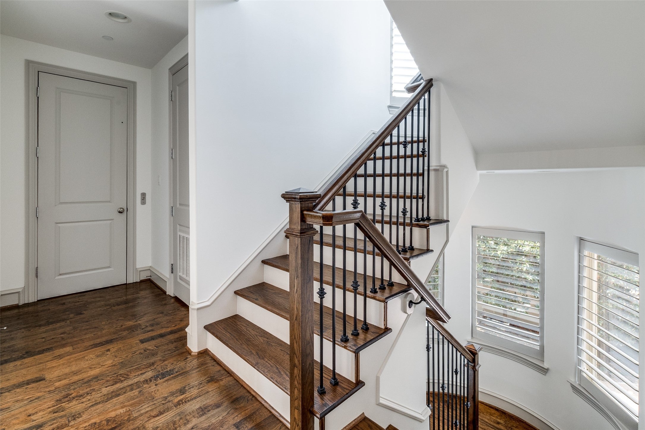 Dallas, Texas, 75205, United States, 4 Bedrooms Bedrooms, ,5 BathroomsBathrooms,Residential,Active,1952445