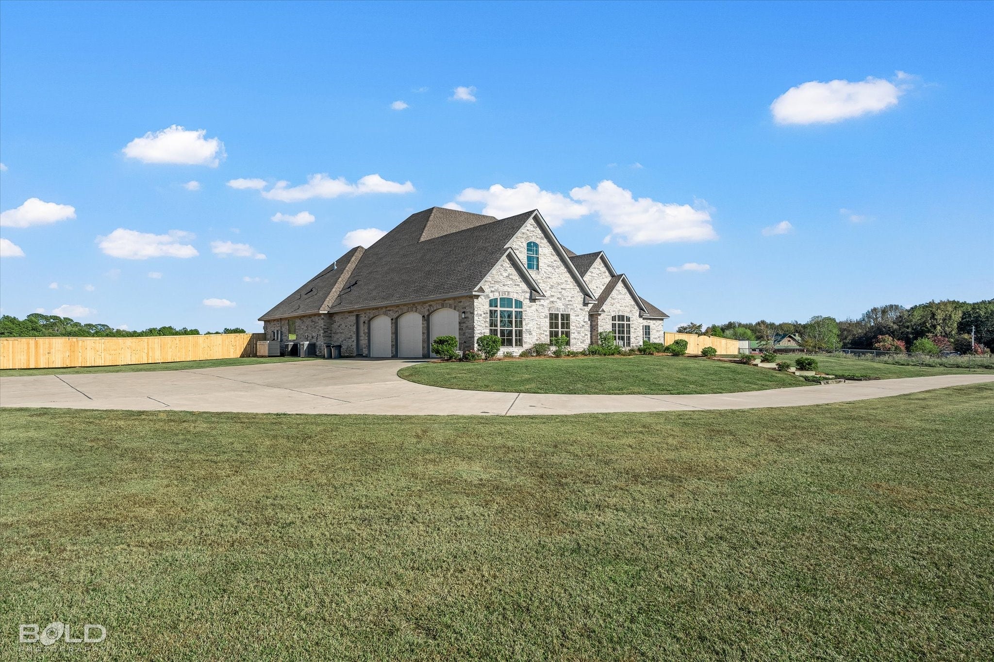 Shreveport, Louisiana, 71107, United States, 4 Bedrooms Bedrooms, ,5 BathroomsBathrooms,Residential,Active,1990582