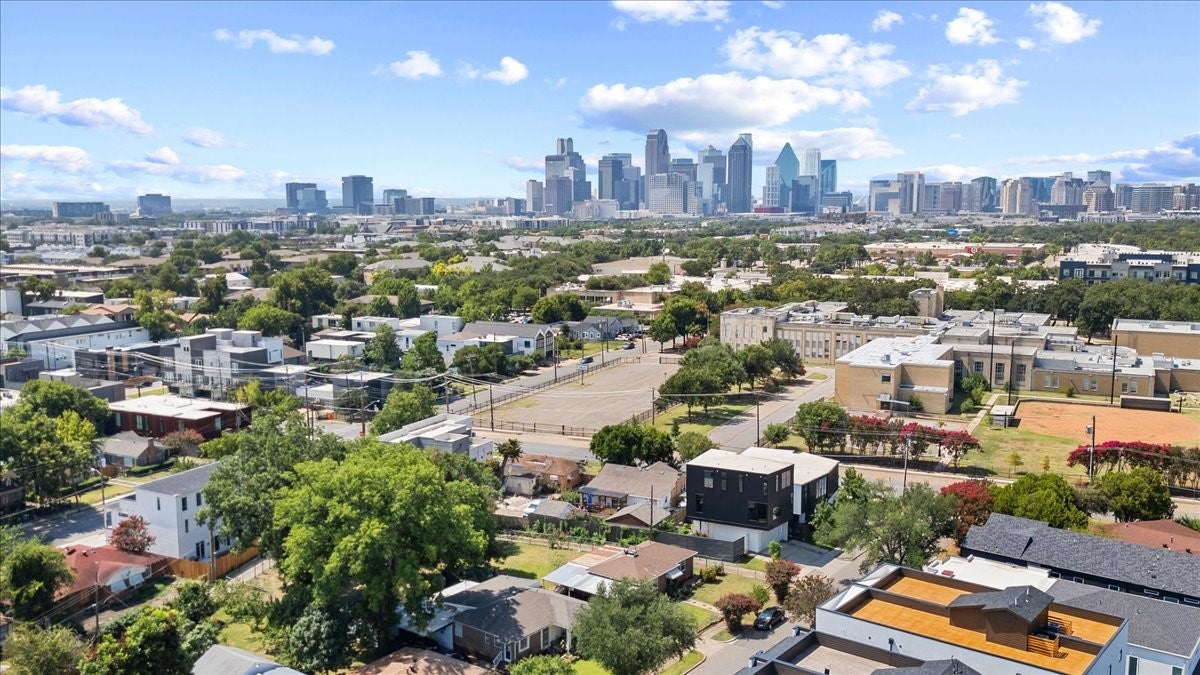 Dallas, Texas, 75204, United States, 4 Bedrooms Bedrooms, ,4 BathroomsBathrooms,Residential,Active,1929655