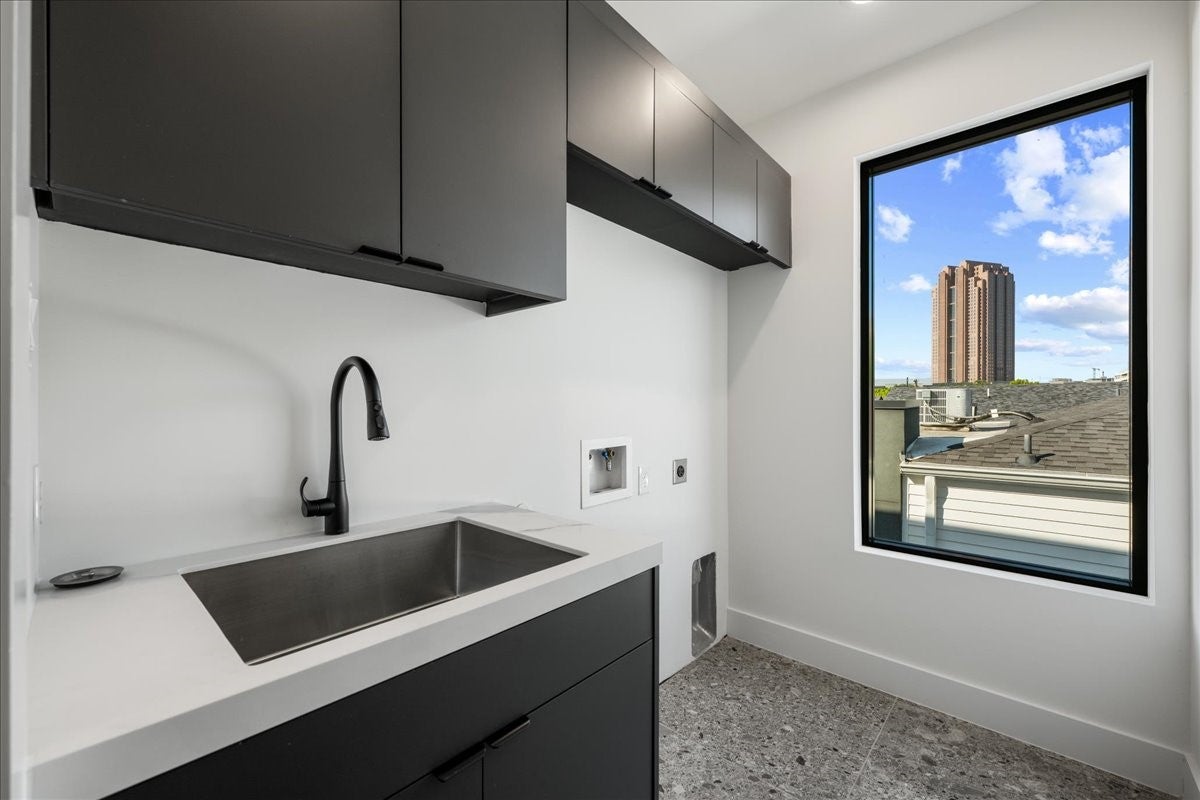Dallas, Texas, 75204, United States, 4 Bedrooms Bedrooms, ,4 BathroomsBathrooms,Residential,Active,1929706