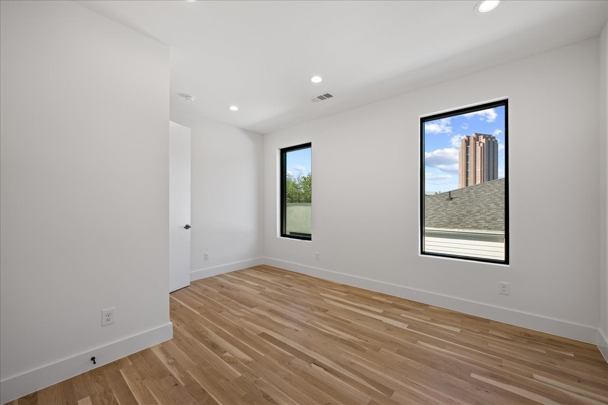 Dallas, Texas, 75204, United States, 4 Bedrooms Bedrooms, ,4 BathroomsBathrooms,Residential,Active,1929706