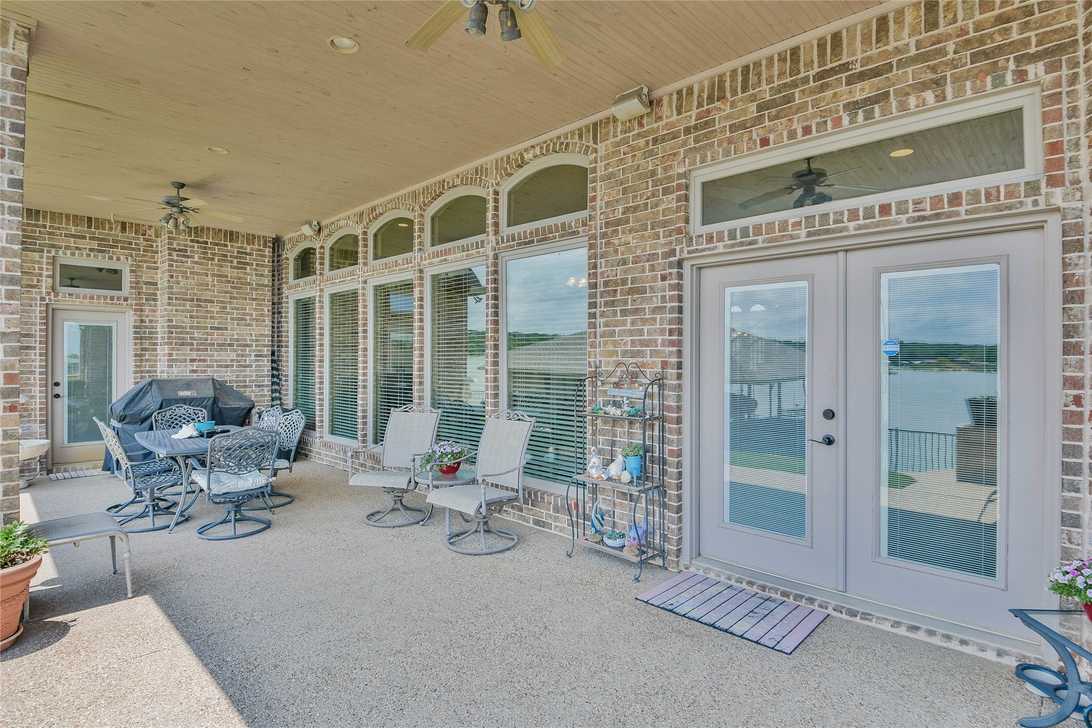 Granbury, Texas, 76048, United States, ,5 BathroomsBathrooms,Residential,Active,1799390