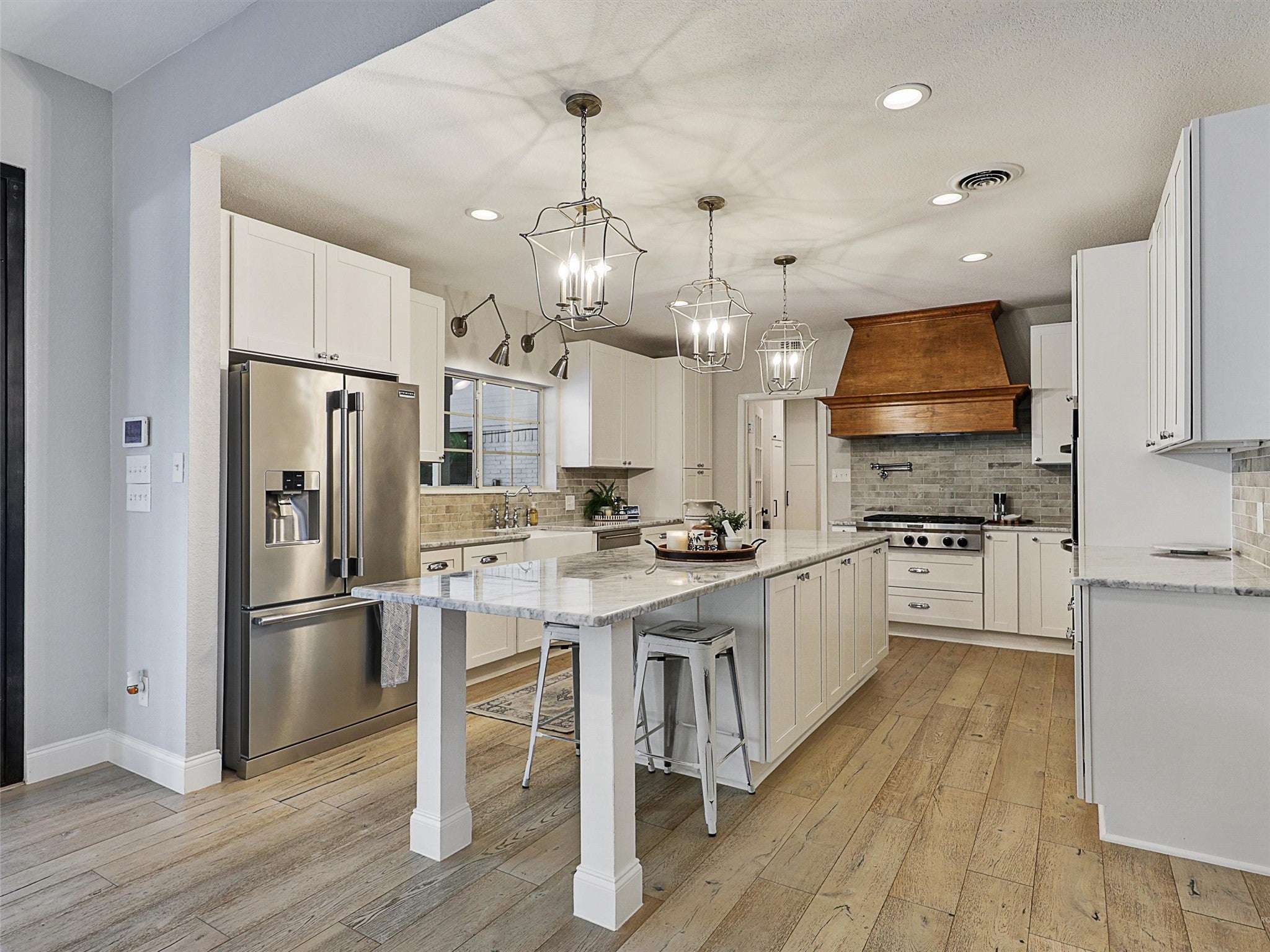 Southlake, Texas, 76092, United States, 5 Bedrooms Bedrooms, ,4 BathroomsBathrooms,Residential,Active,1894222