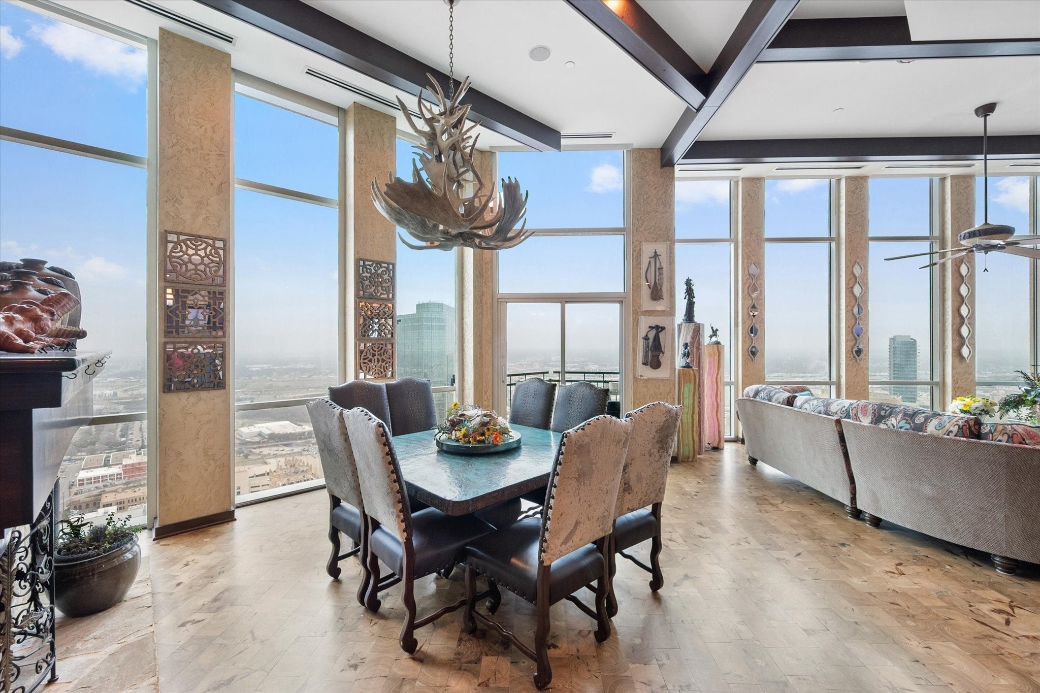 Fort Worth, Texas, 76102, United States, ,3 BathroomsBathrooms,Residential,Active,1808184