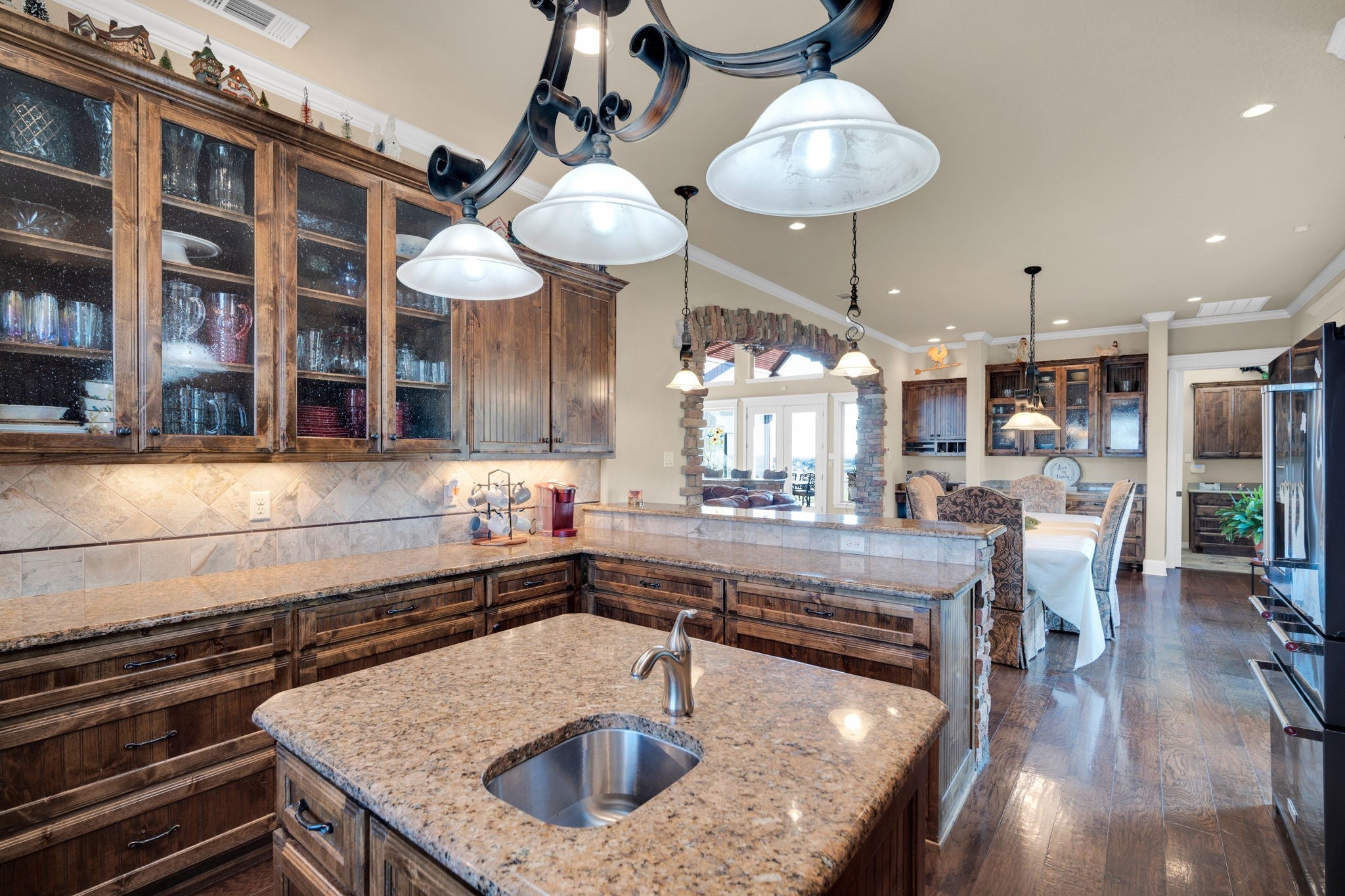 Waxahachie, Texas, 75165, United States, 3 Bedrooms Bedrooms, ,3 BathroomsBathrooms,Residential,Active,2001358