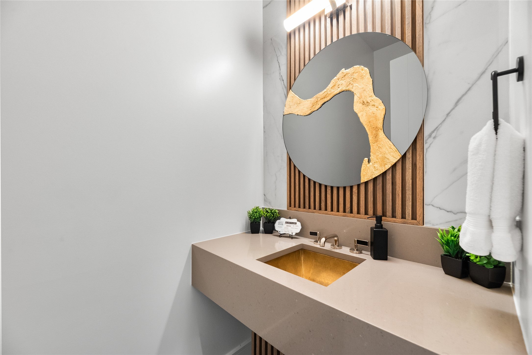 Streetman, Texas, 75859, United States, 5 Bedrooms Bedrooms, ,7 BathroomsBathrooms,Residential,Active,1988712