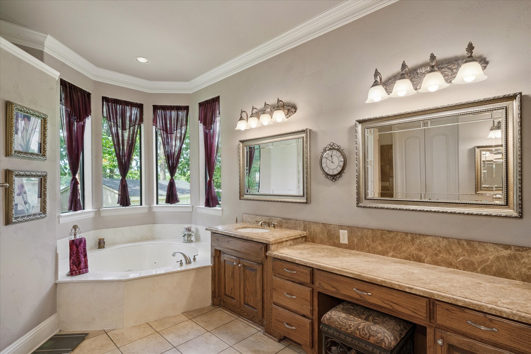 Mabank, Texas, 75156, United States, 5 Bedrooms Bedrooms, ,6 BathroomsBathrooms,Residential,Active,1894194