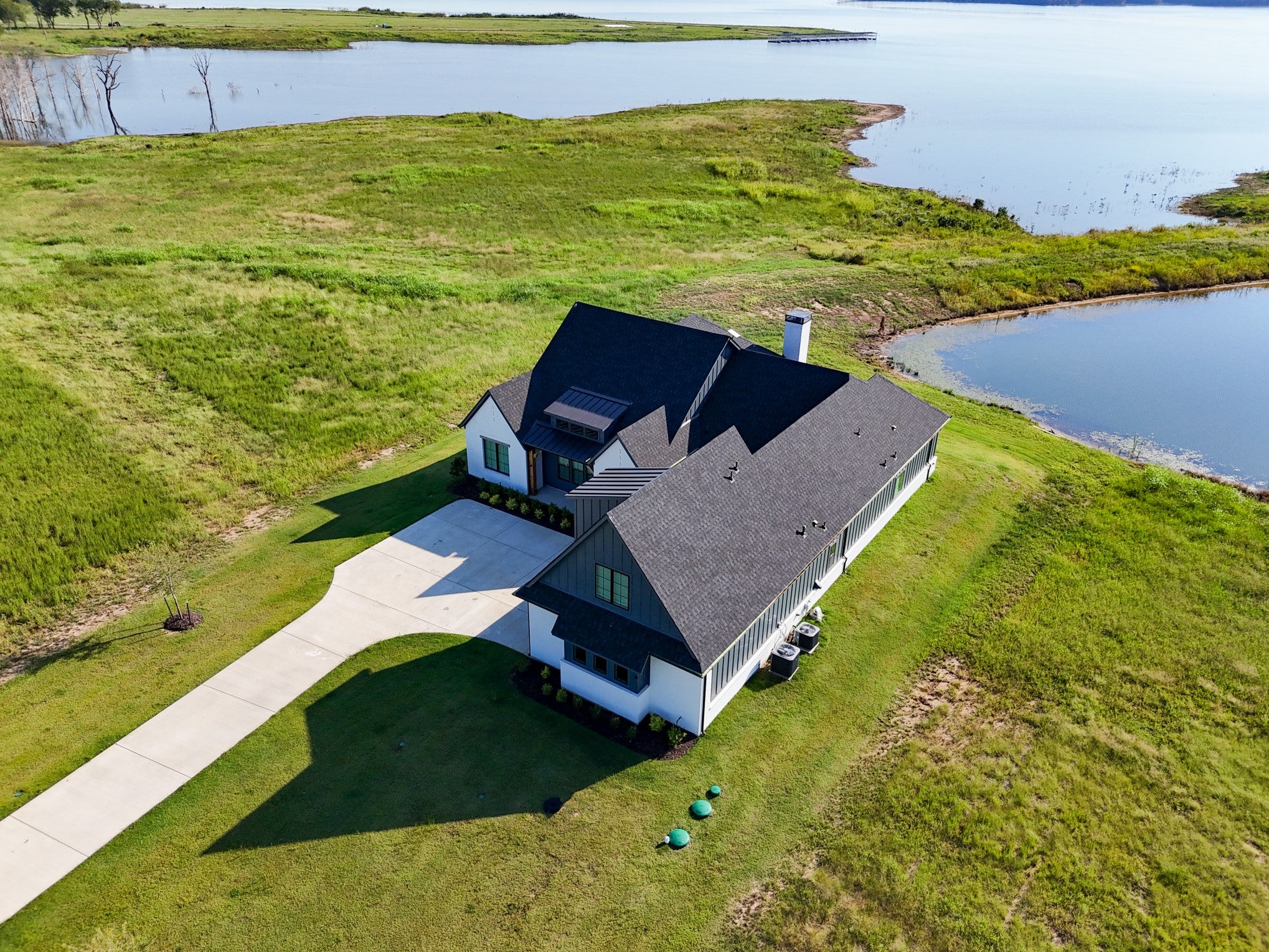 Honey Grove, Texas, 75446, United States, 5 Bedrooms Bedrooms, ,5 BathroomsBathrooms,Residential,Active,1944271