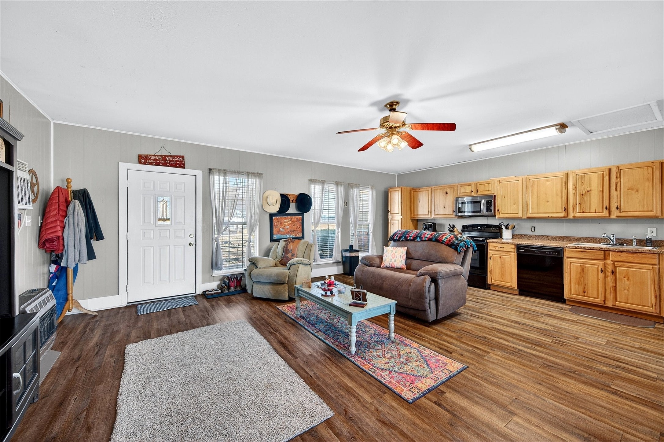 Sherman, Texas, 75090, United States, 3 Bedrooms Bedrooms, ,2 BathroomsBathrooms,Residential,Active,2006784