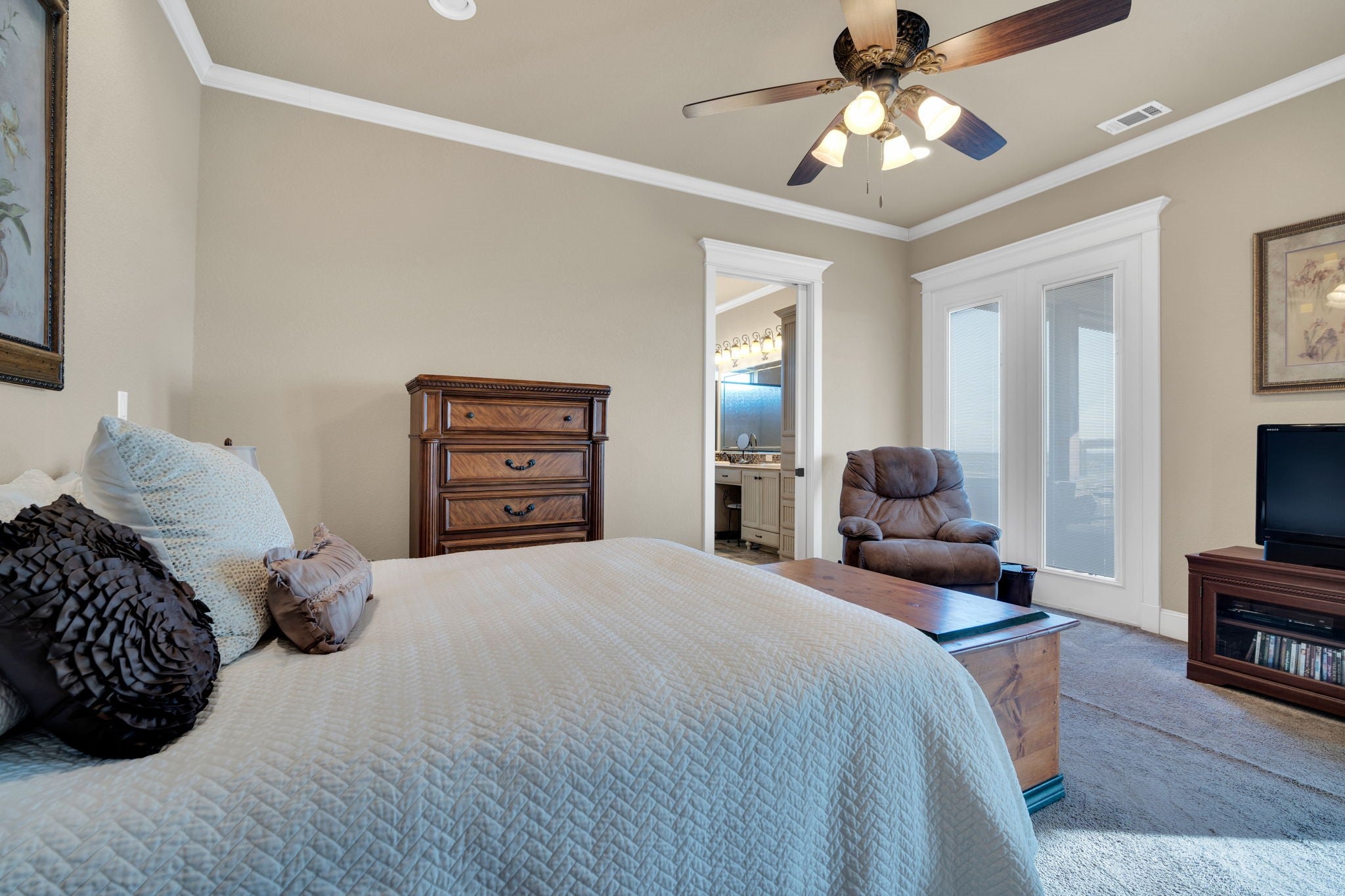 Waxahachie, Texas, 75165, United States, 3 Bedrooms Bedrooms, ,3 BathroomsBathrooms,Residential,Active,2001358