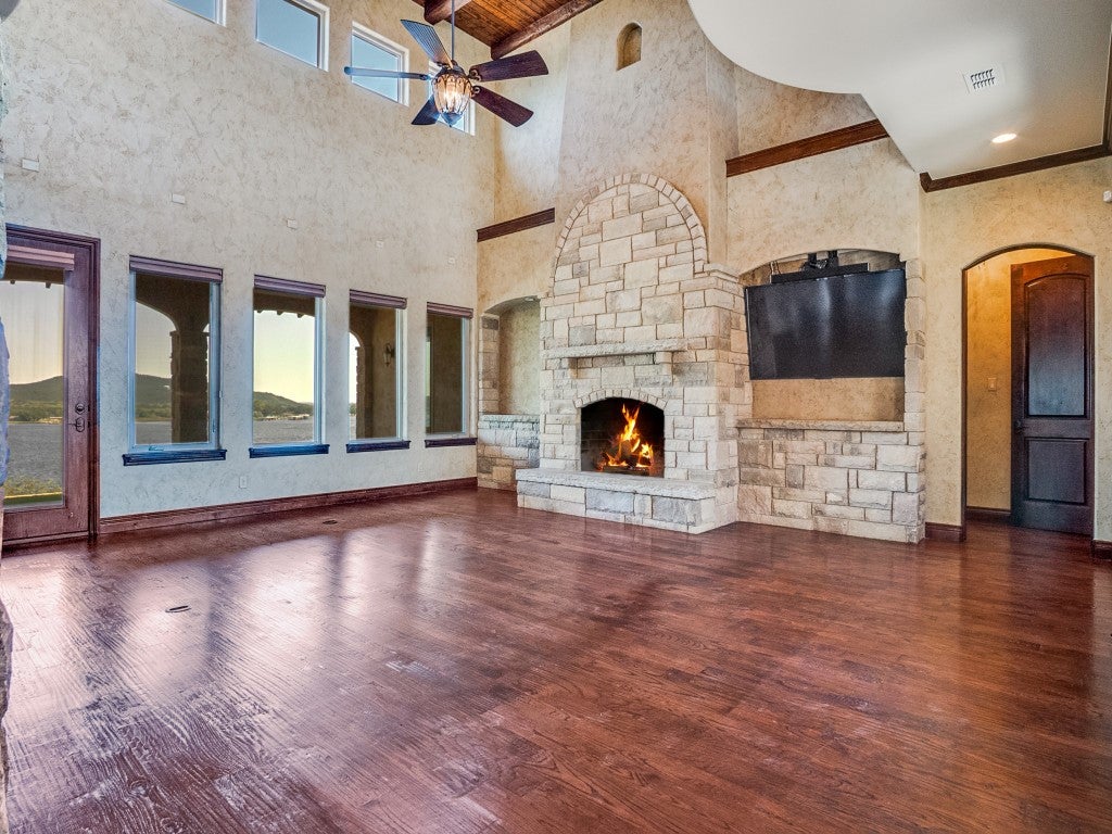 Graham, Texas, 76450, United States, 4 Bedrooms Bedrooms, ,4 BathroomsBathrooms,Residential,Active,1944034