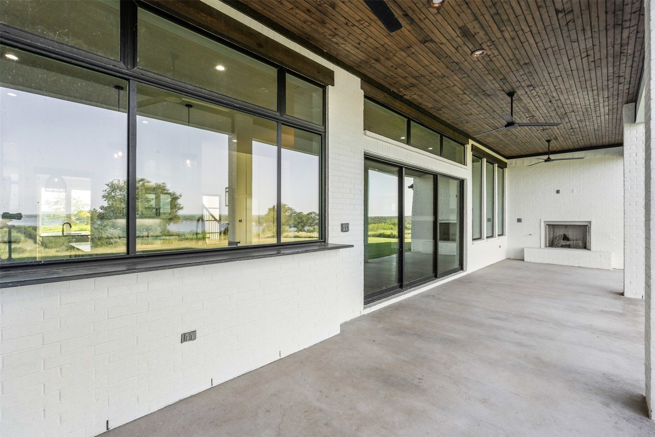 Granbury, Texas, 76048, United States, 5 Bedrooms Bedrooms, ,7 BathroomsBathrooms,Residential,Active,1909834