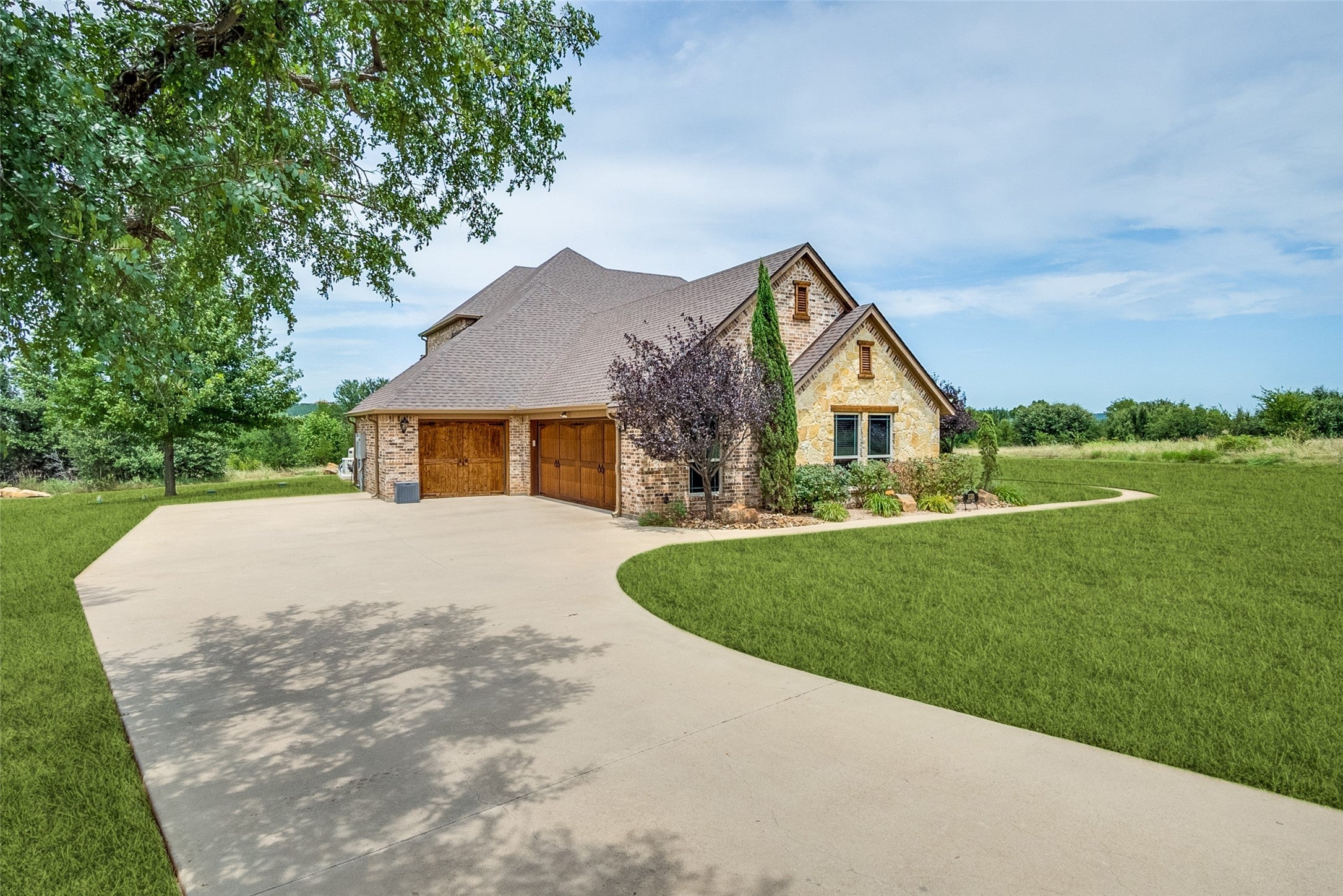 Graford, Texas, 76449, United States, 5 Bedrooms Bedrooms, ,4 BathroomsBathrooms,Residential,Active,1902943