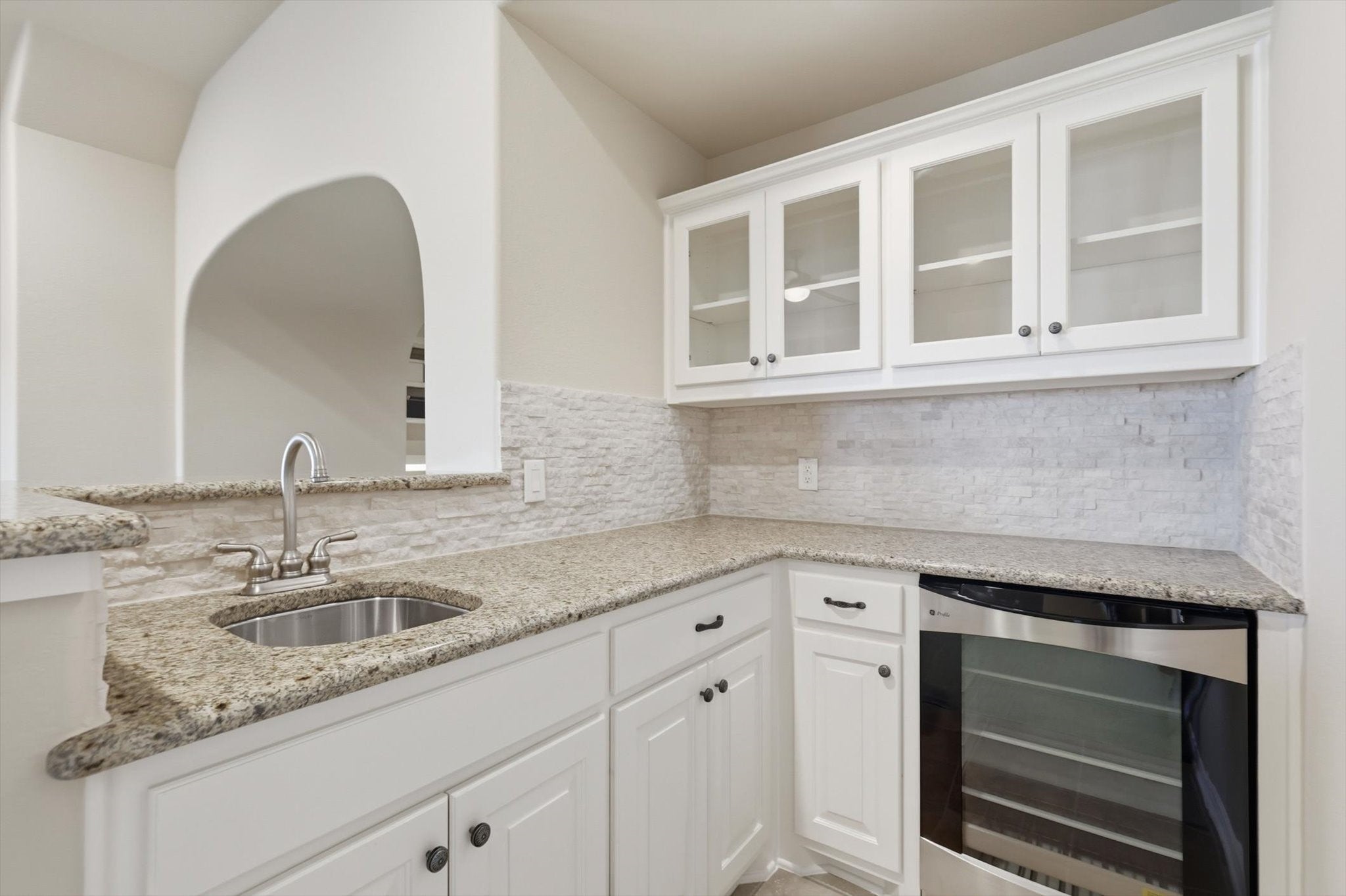 Carrollton, Texas, 75010, United States, 4 Bedrooms Bedrooms, ,7 BathroomsBathrooms,Residential,Active,1960128