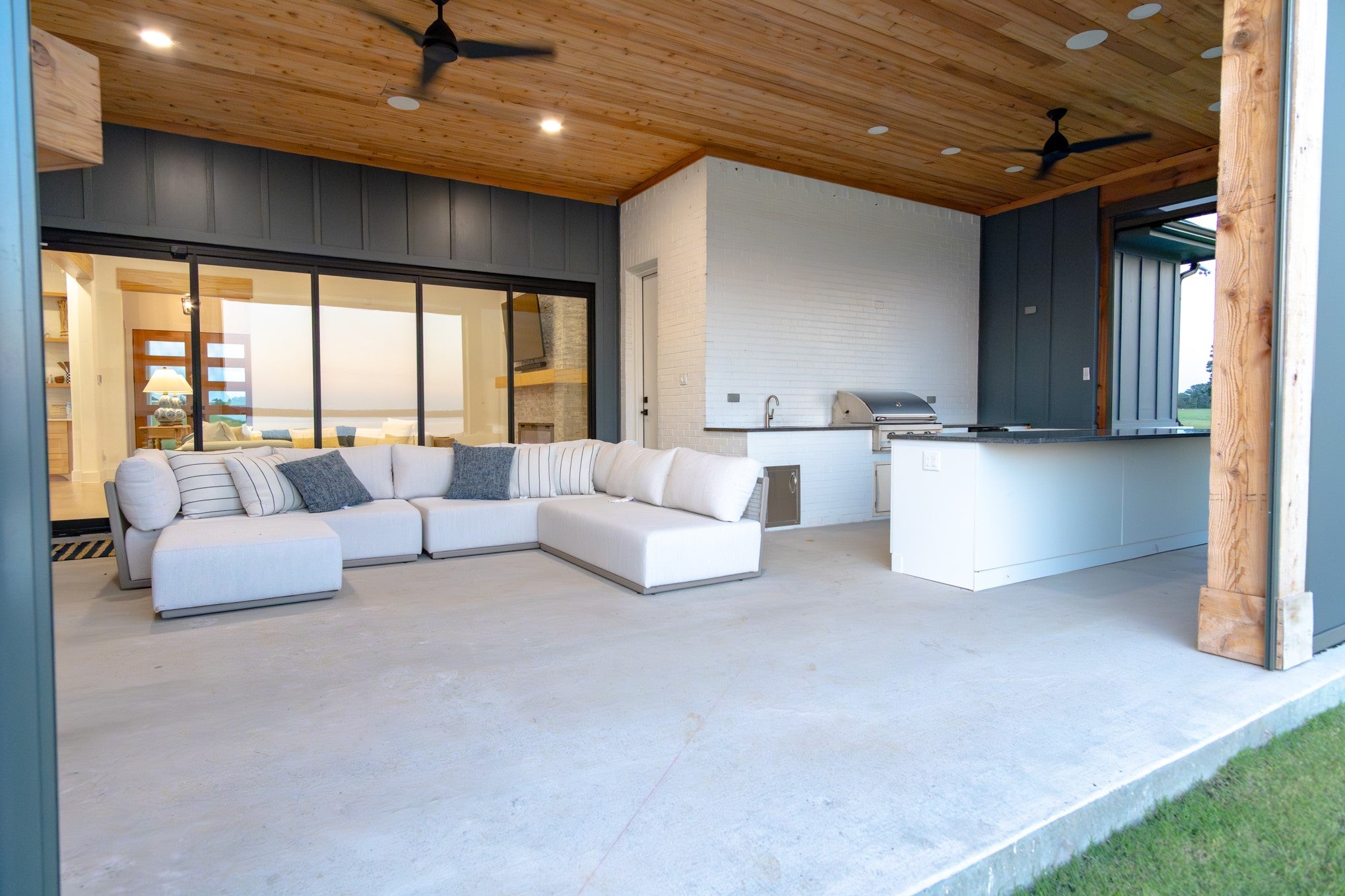 Honey Grove, Texas, 75446, United States, 5 Bedrooms Bedrooms, ,5 BathroomsBathrooms,Residential,Active,1944271