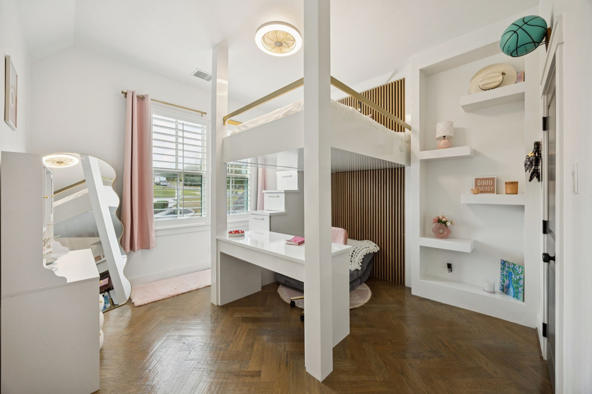 Mckinney, Texas, 75071, United States, 4 Bedrooms Bedrooms, ,5 BathroomsBathrooms,Residential,Active,1960158