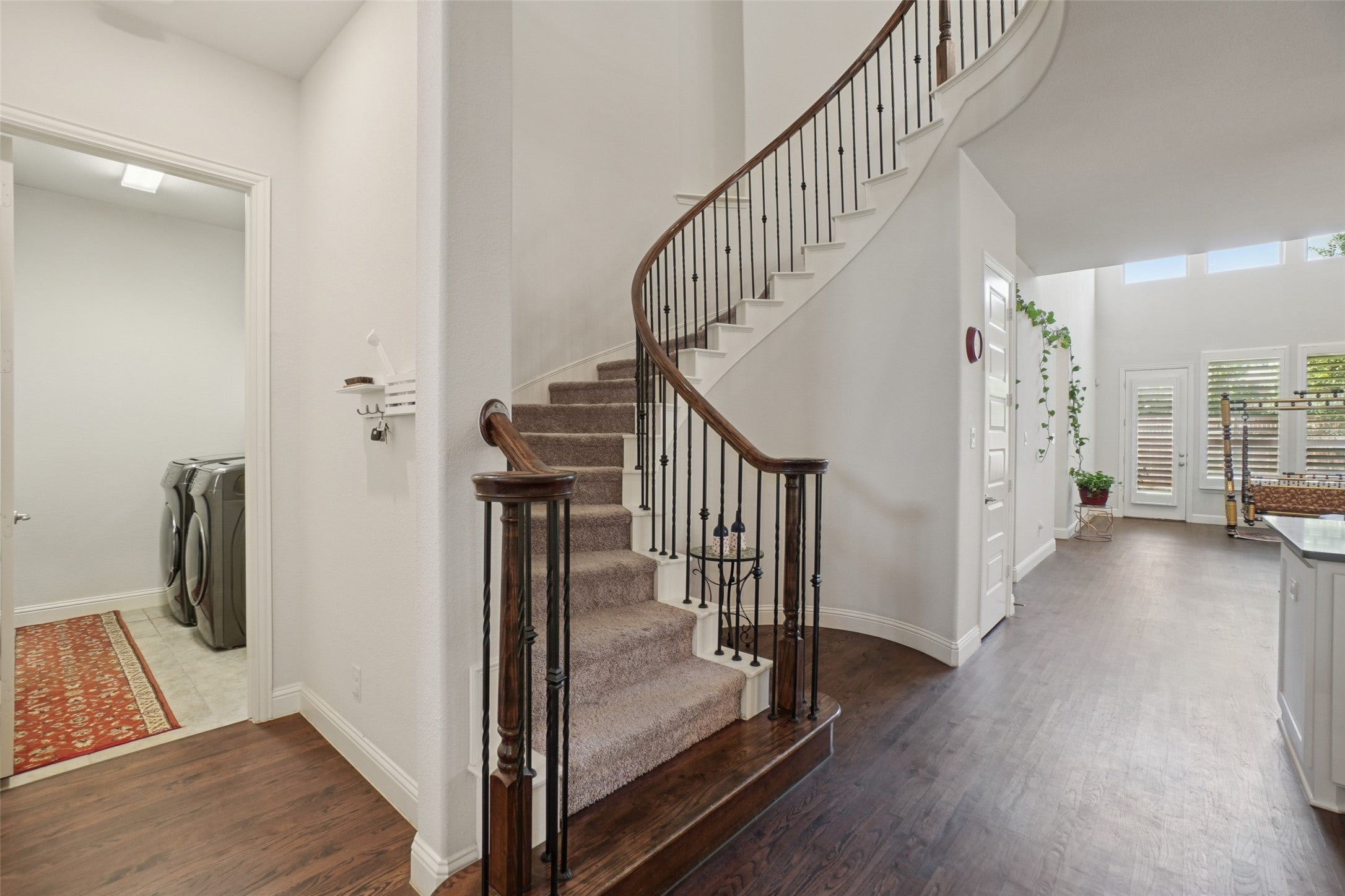 Irving, Texas, 75039, United States, 5 Bedrooms Bedrooms, ,5 BathroomsBathrooms,Residential,Active,1997879