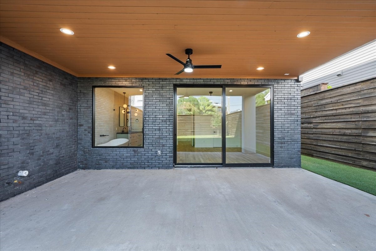Dallas, Texas, 75204, United States, 4 Bedrooms Bedrooms, ,4 BathroomsBathrooms,Residential,Active,1929706