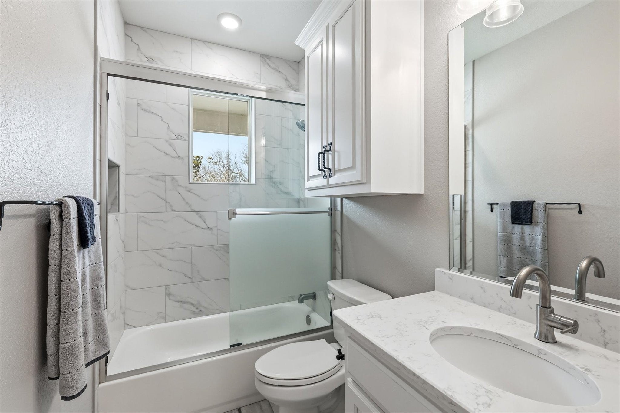 Graham, Texas, 76450, United States, 4 Bedrooms Bedrooms, ,4 BathroomsBathrooms,Residential,Active,2017097