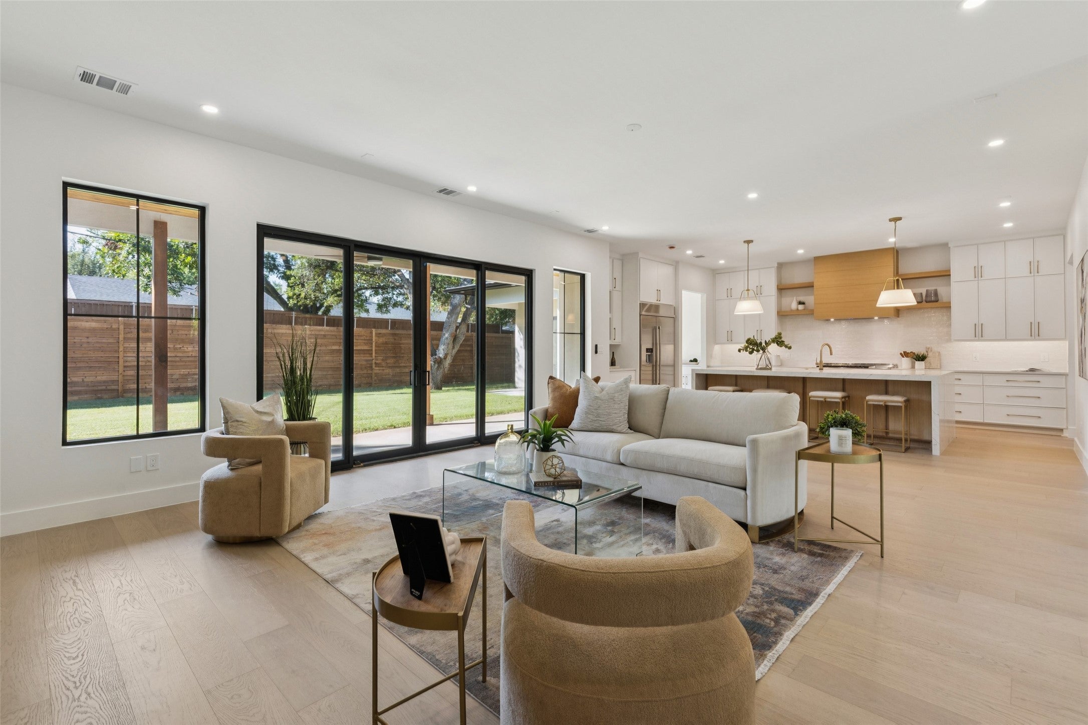 Dallas, Texas, 75229, United States, 5 Bedrooms Bedrooms, ,5 BathroomsBathrooms,Residential,Active,1944089