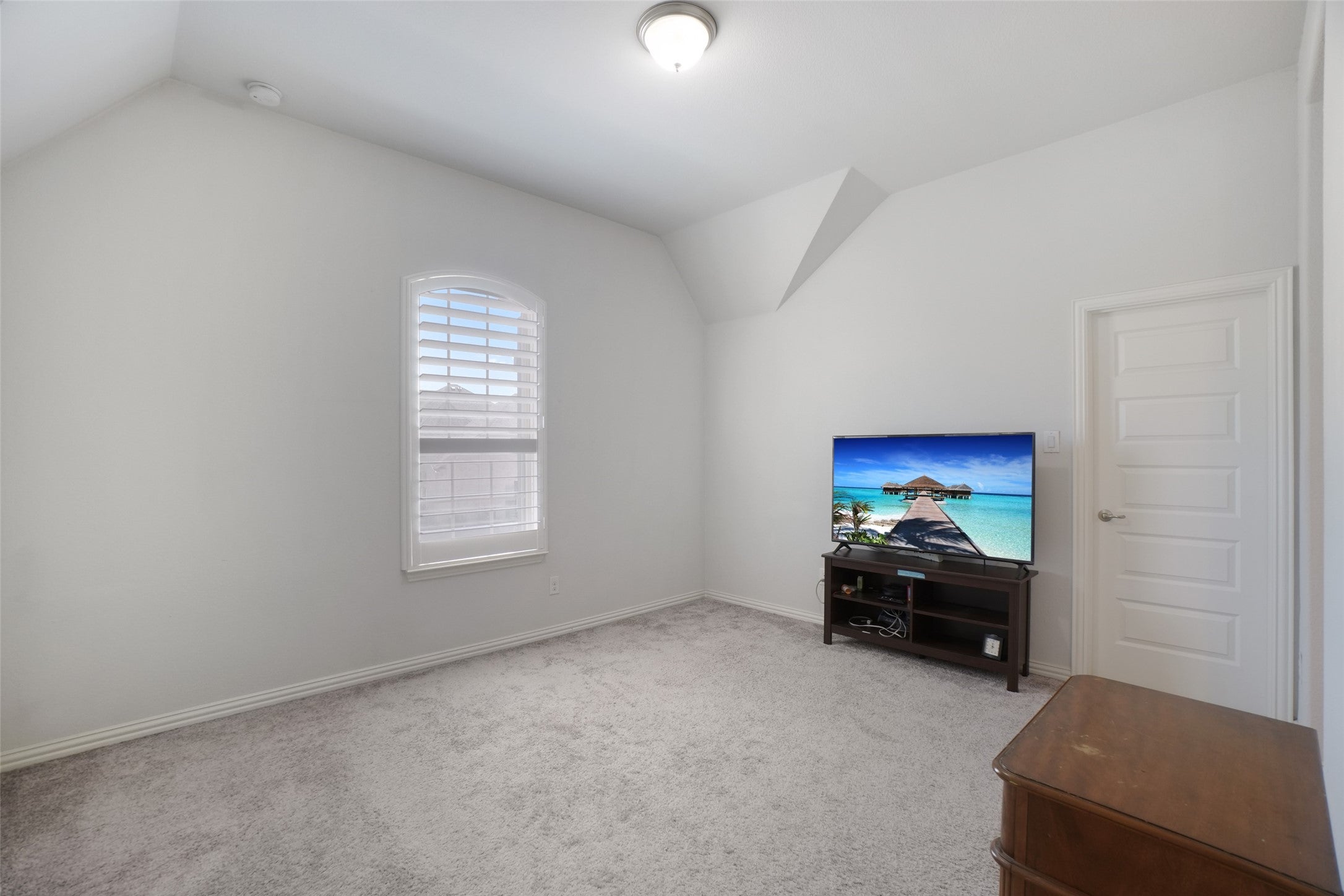 Irving, Texas, 75039, United States, 5 Bedrooms Bedrooms, ,5 BathroomsBathrooms,Residential,Active,1997879