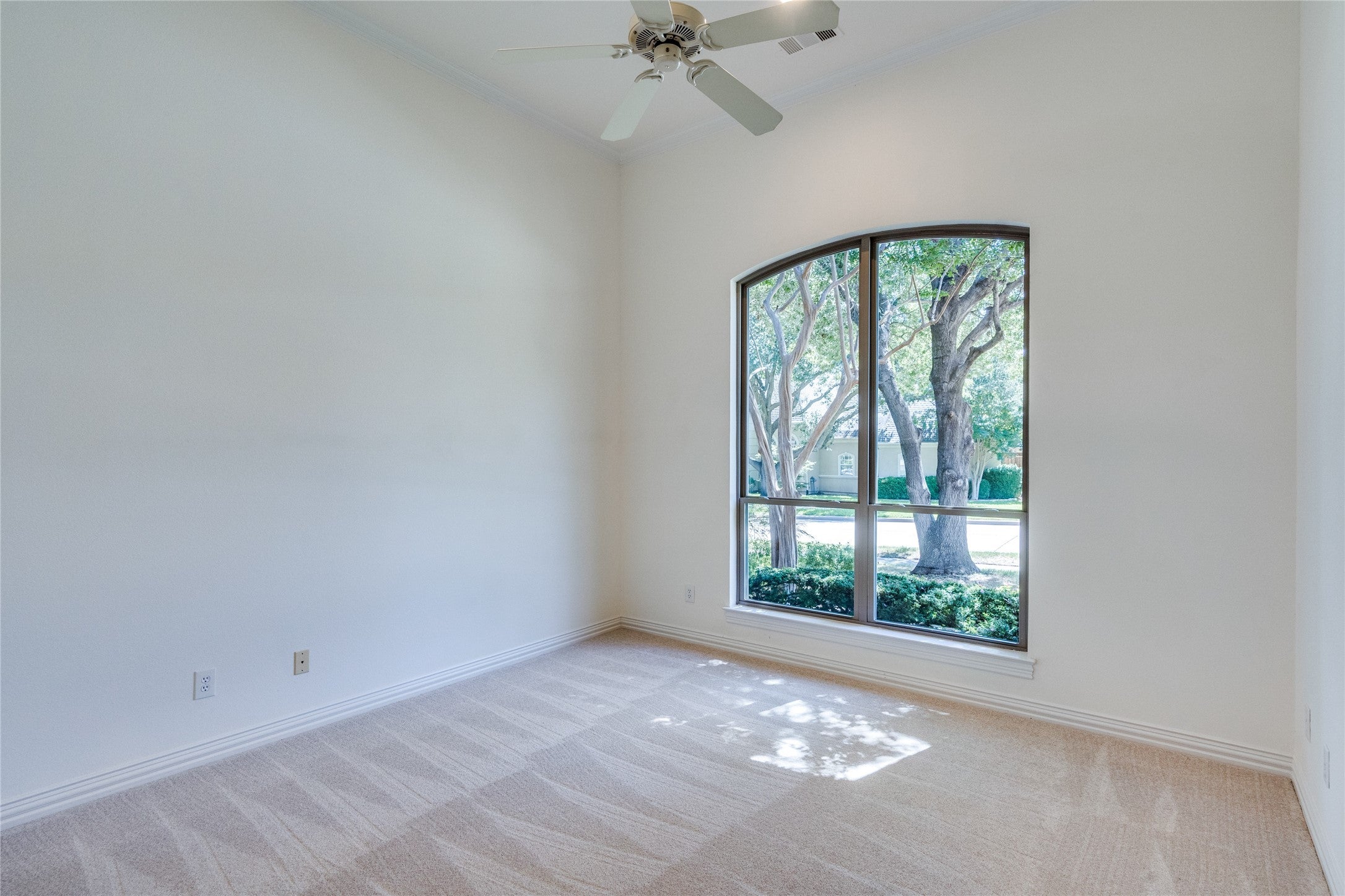 Frisco, Texas, 75034, United States, 4 Bedrooms Bedrooms, ,5 BathroomsBathrooms,Residential,Active,1900185