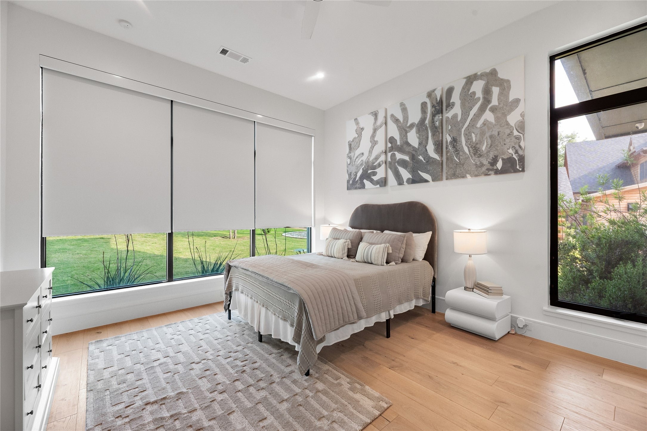 Streetman, Texas, 75859, United States, 5 Bedrooms Bedrooms, ,7 BathroomsBathrooms,Residential,Active,1988712