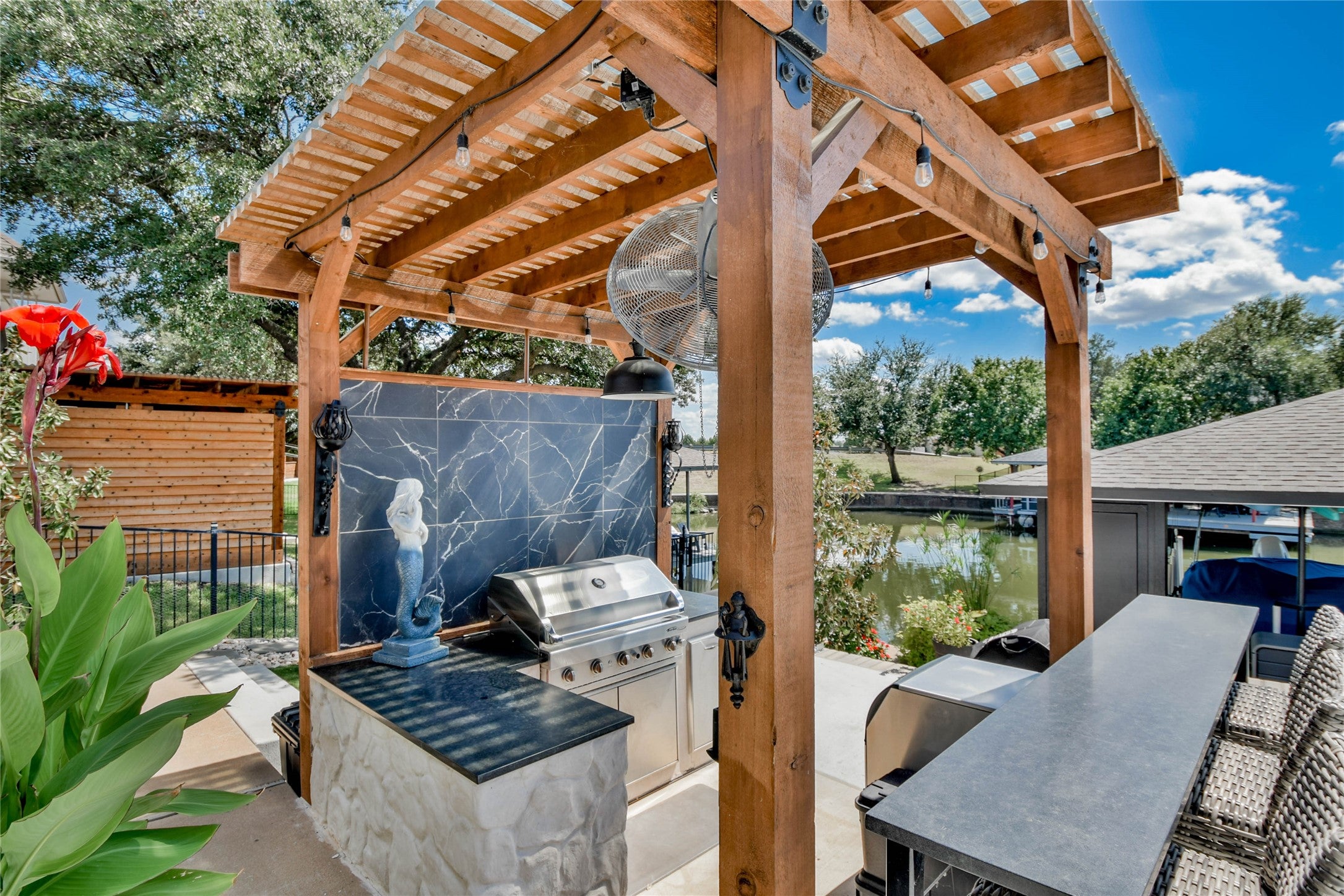 Granbury, Texas, 76048, United States, 3 Bedrooms Bedrooms, ,3 BathroomsBathrooms,Residential,Active,1988467