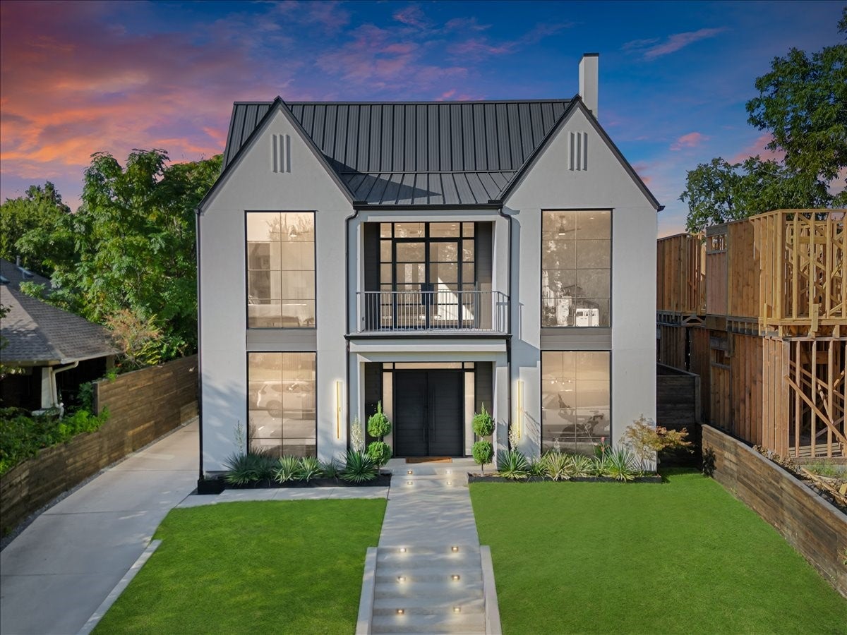 Dallas, Texas, 75206, United States, 4 Bedrooms Bedrooms, ,5 BathroomsBathrooms,Residential,Active,1967298