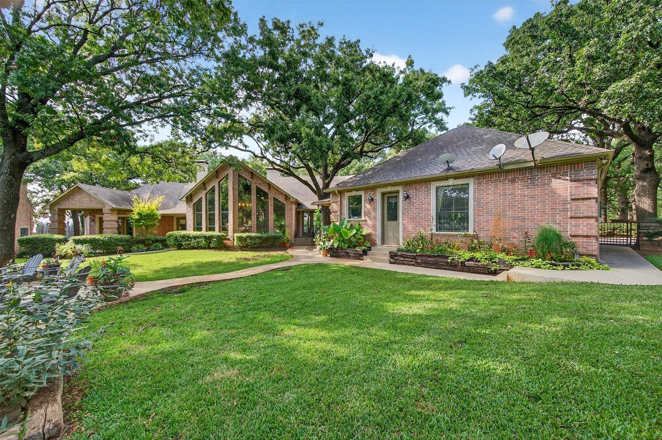 Pottsboro, Texas, 75076, United States, 5 Bedrooms Bedrooms, ,6 BathroomsBathrooms,Residential,Active,1953378