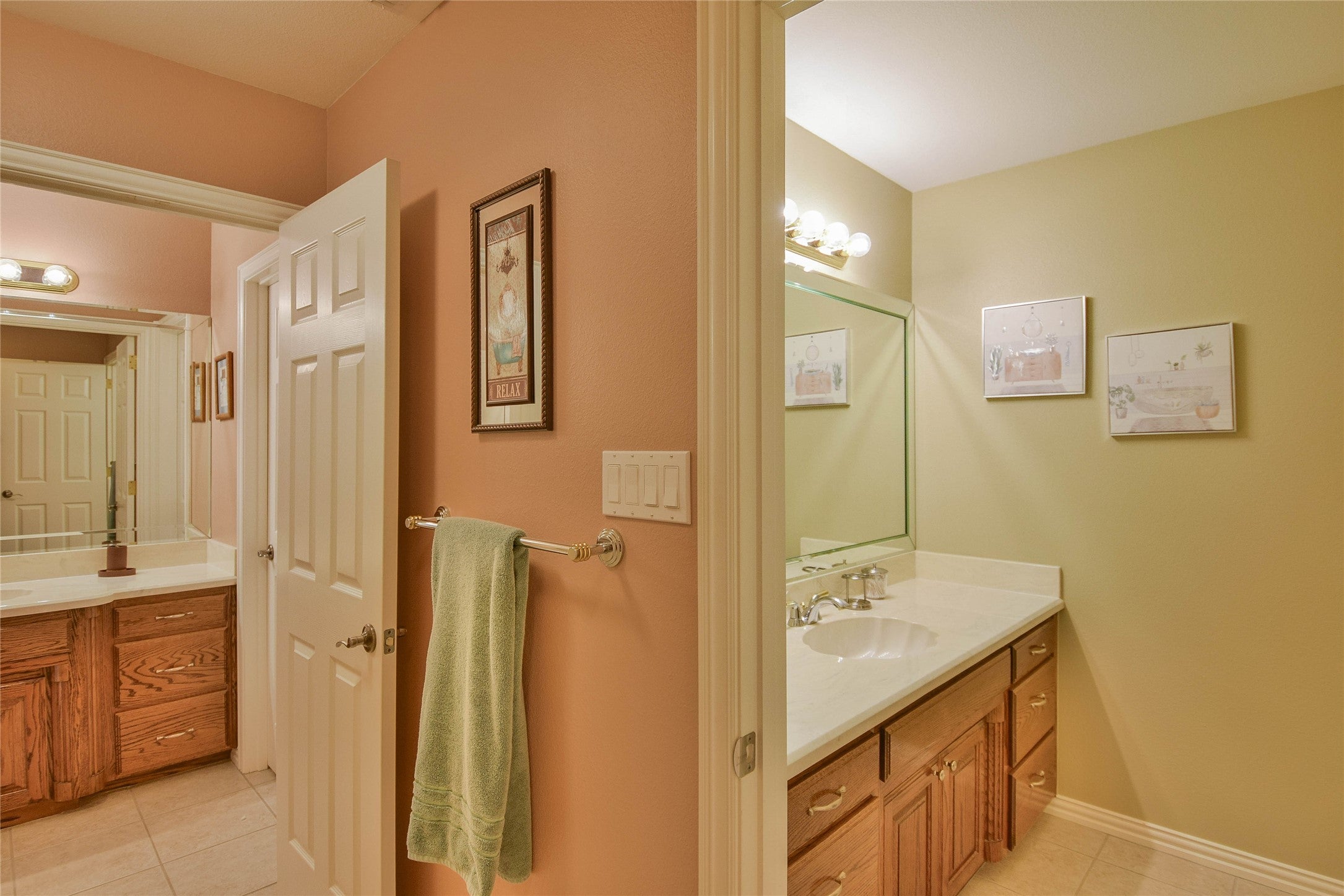 Granbury, Texas, 76048, United States, ,5 BathroomsBathrooms,Residential,Active,1799390