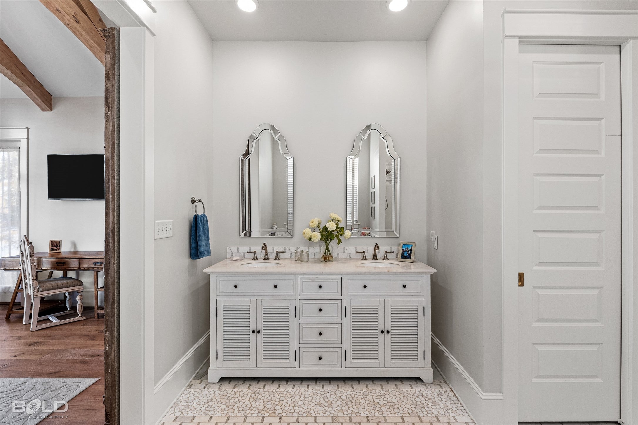 Many, Louisiana, 71449, United States, 3 Bedrooms Bedrooms, ,4 BathroomsBathrooms,Residential,Active,1993970