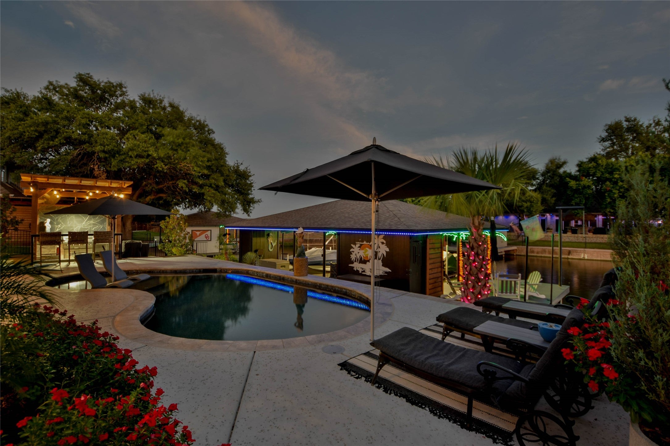 Granbury, Texas, 76048, United States, 3 Bedrooms Bedrooms, ,3 BathroomsBathrooms,Residential,Active,1988467