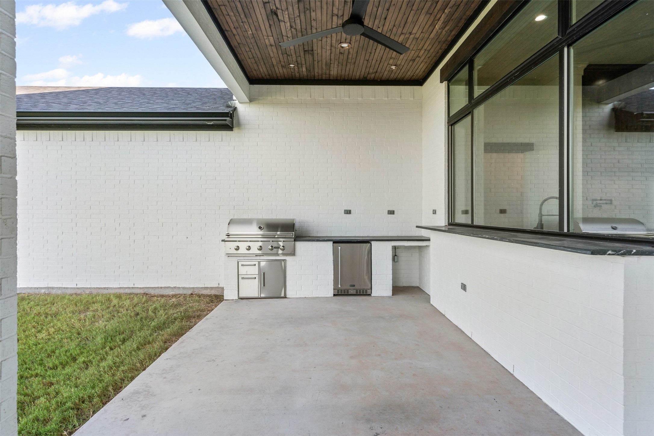 Granbury, Texas, 76048, United States, 5 Bedrooms Bedrooms, ,7 BathroomsBathrooms,Residential,Active,1909834