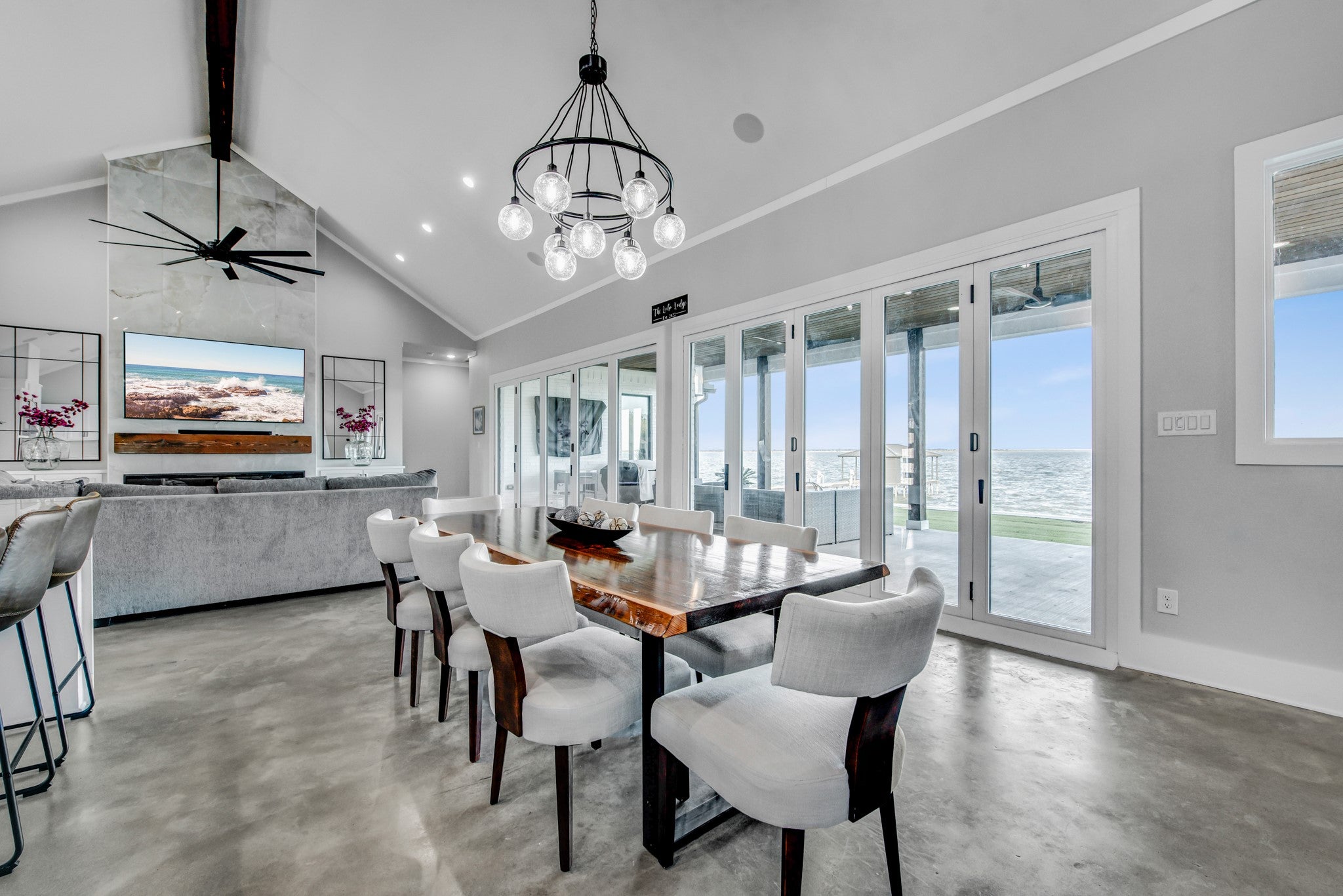 Corsicana, Texas, 75109, United States, 4 Bedrooms Bedrooms, ,5 BathroomsBathrooms,Residential,Active,2009871