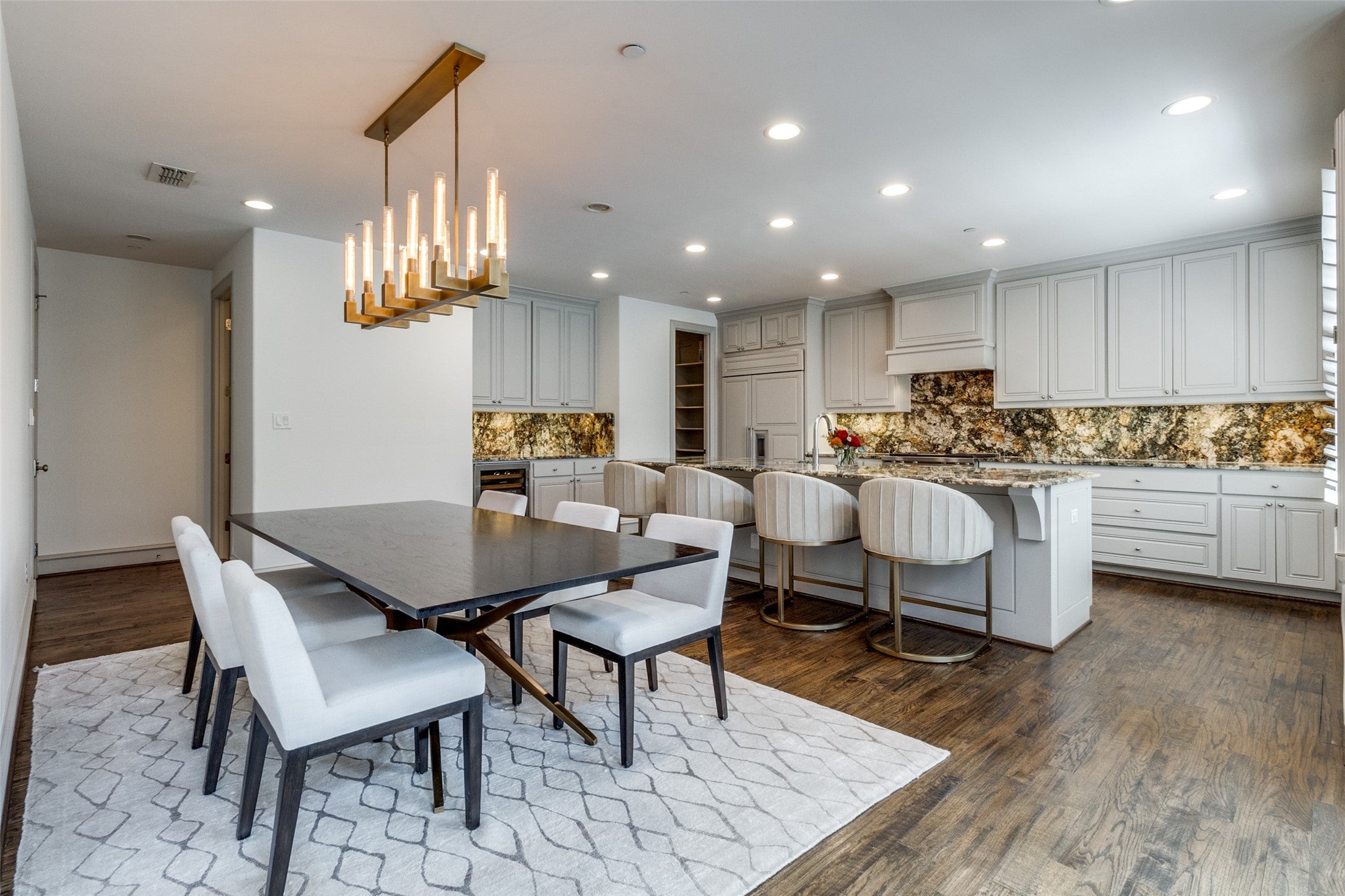 Dallas, Texas, 75205, United States, 4 Bedrooms Bedrooms, ,5 BathroomsBathrooms,Residential,Active,1952445