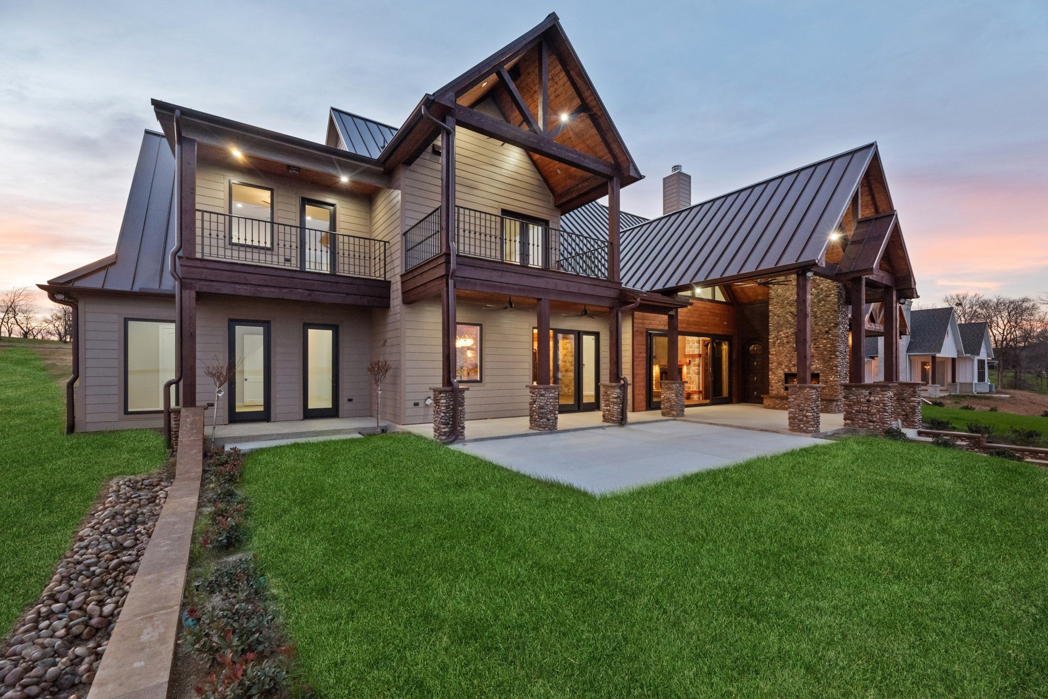 Corsicana, Texas, 75109, United States, 6 Bedrooms Bedrooms, ,7 BathroomsBathrooms,Residential,Active,1798111