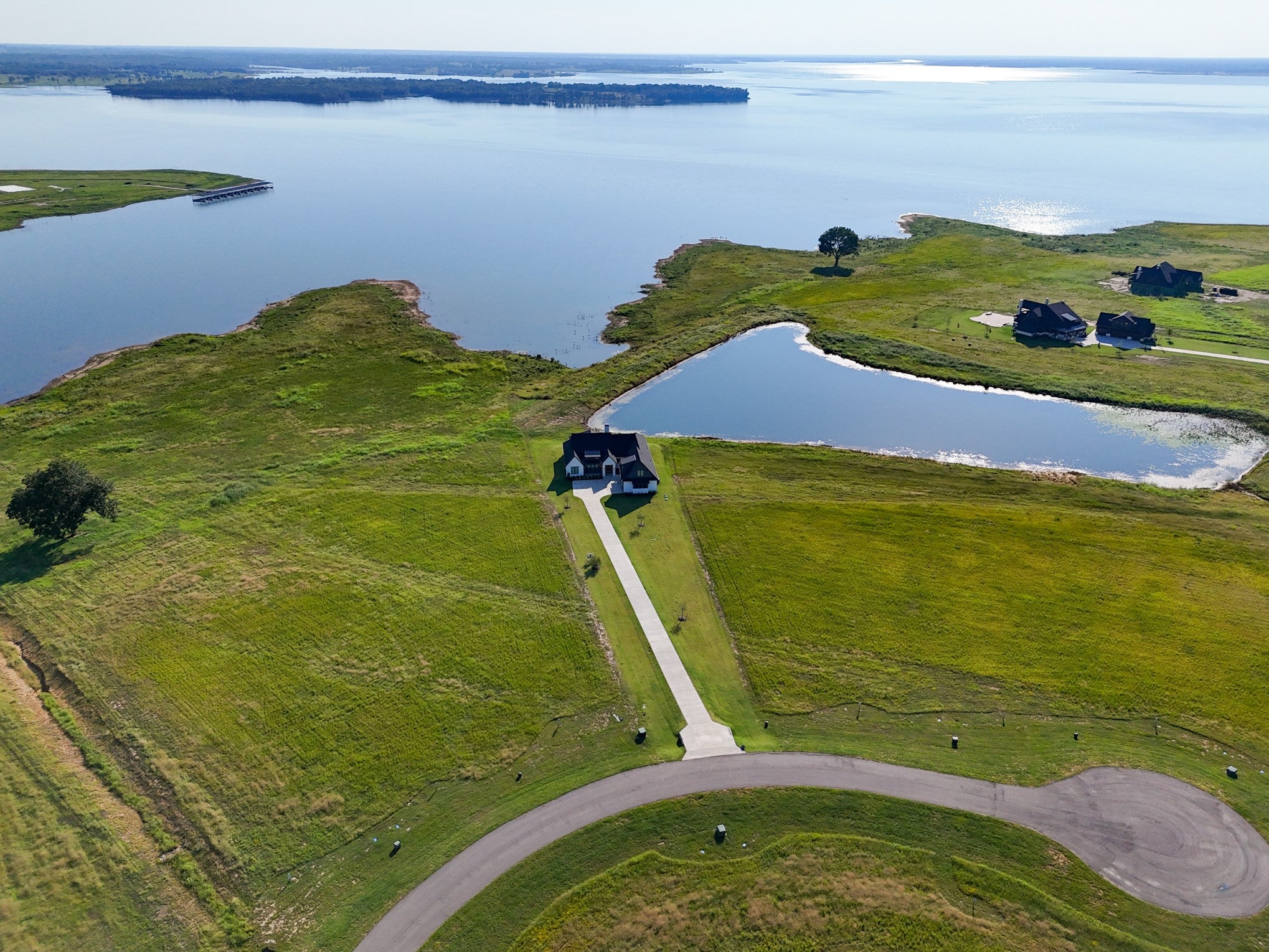 Honey Grove, Texas, 75446, United States, 5 Bedrooms Bedrooms, ,5 BathroomsBathrooms,Residential,Active,1944271