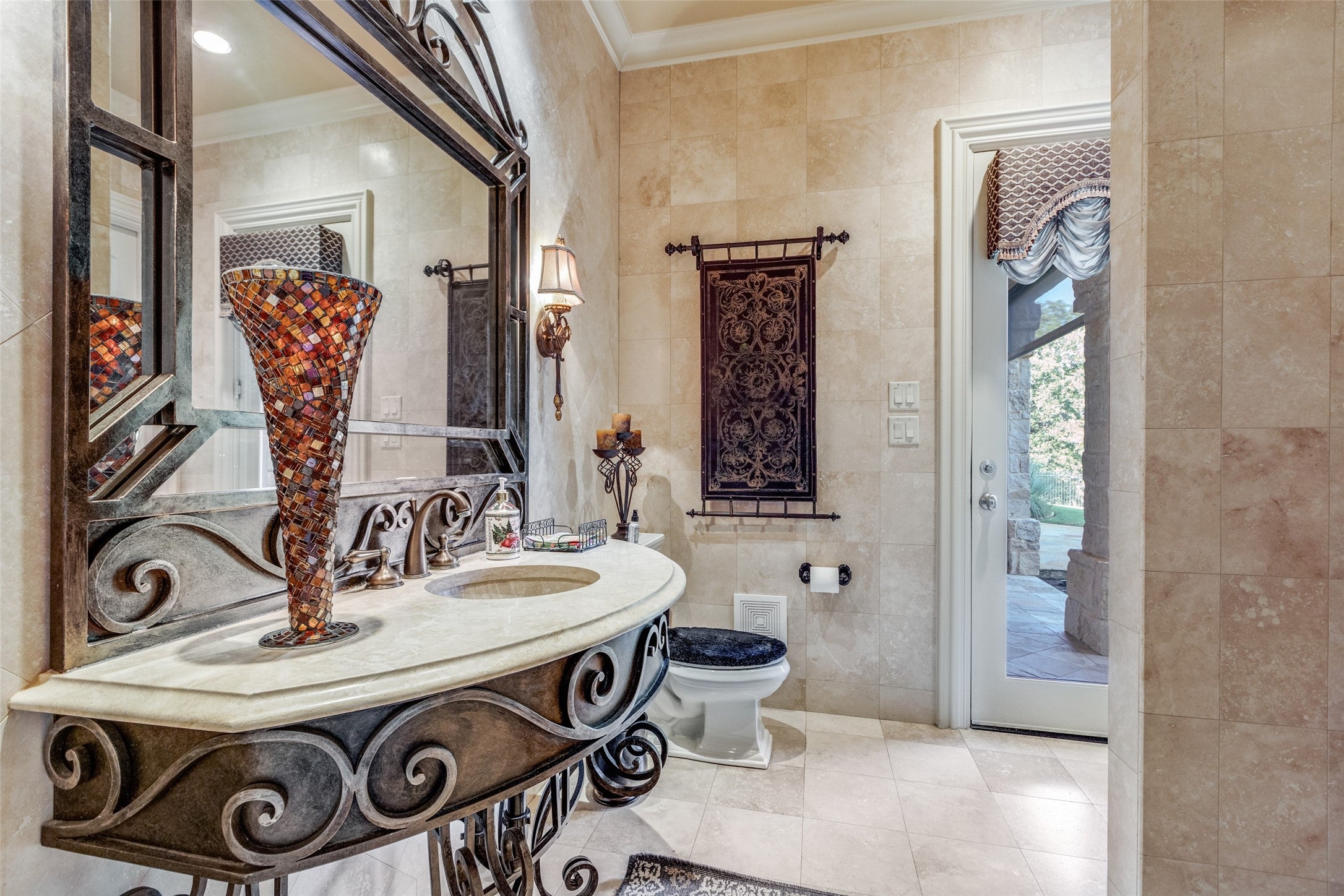 Pilot Point, Texas, 76258, United States, 6 Bedrooms Bedrooms, ,8 BathroomsBathrooms,Residential,Active,1953394
