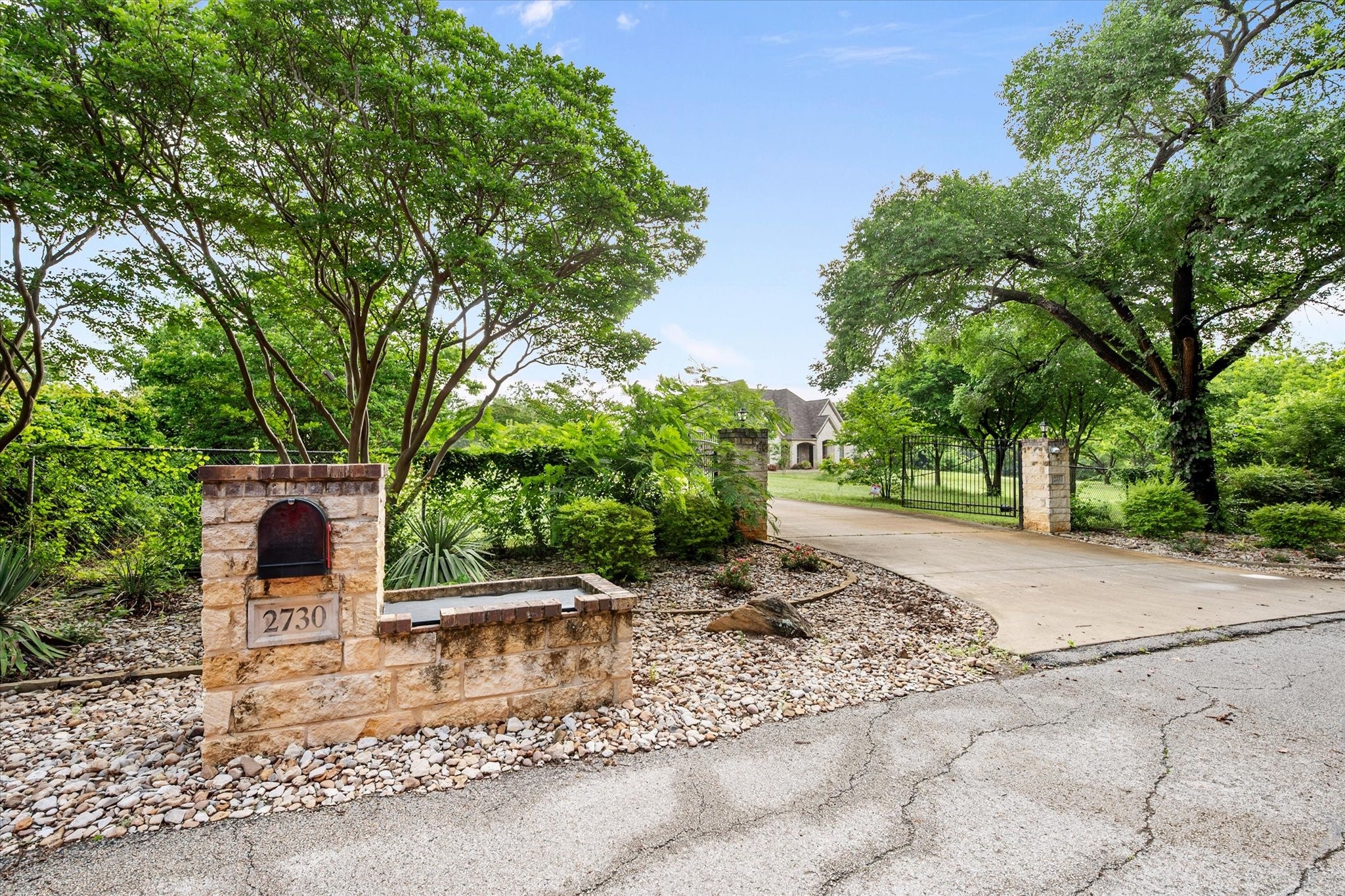 Mansfield, Texas, 76063, United States, 5 Bedrooms Bedrooms, ,6 BathroomsBathrooms,Residential,Contingent,1799362