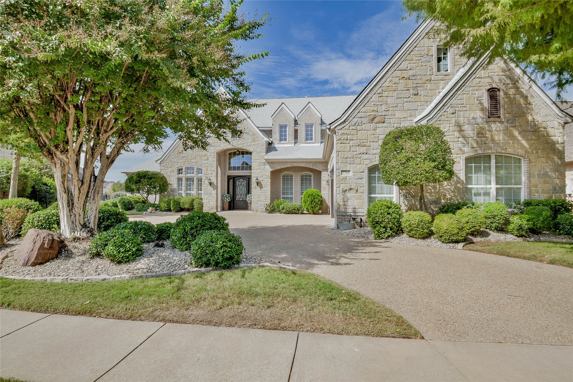 Granbury, Texas, 76048, United States, 4 Bedrooms Bedrooms, ,4 BathroomsBathrooms,Residential,Active,1967289