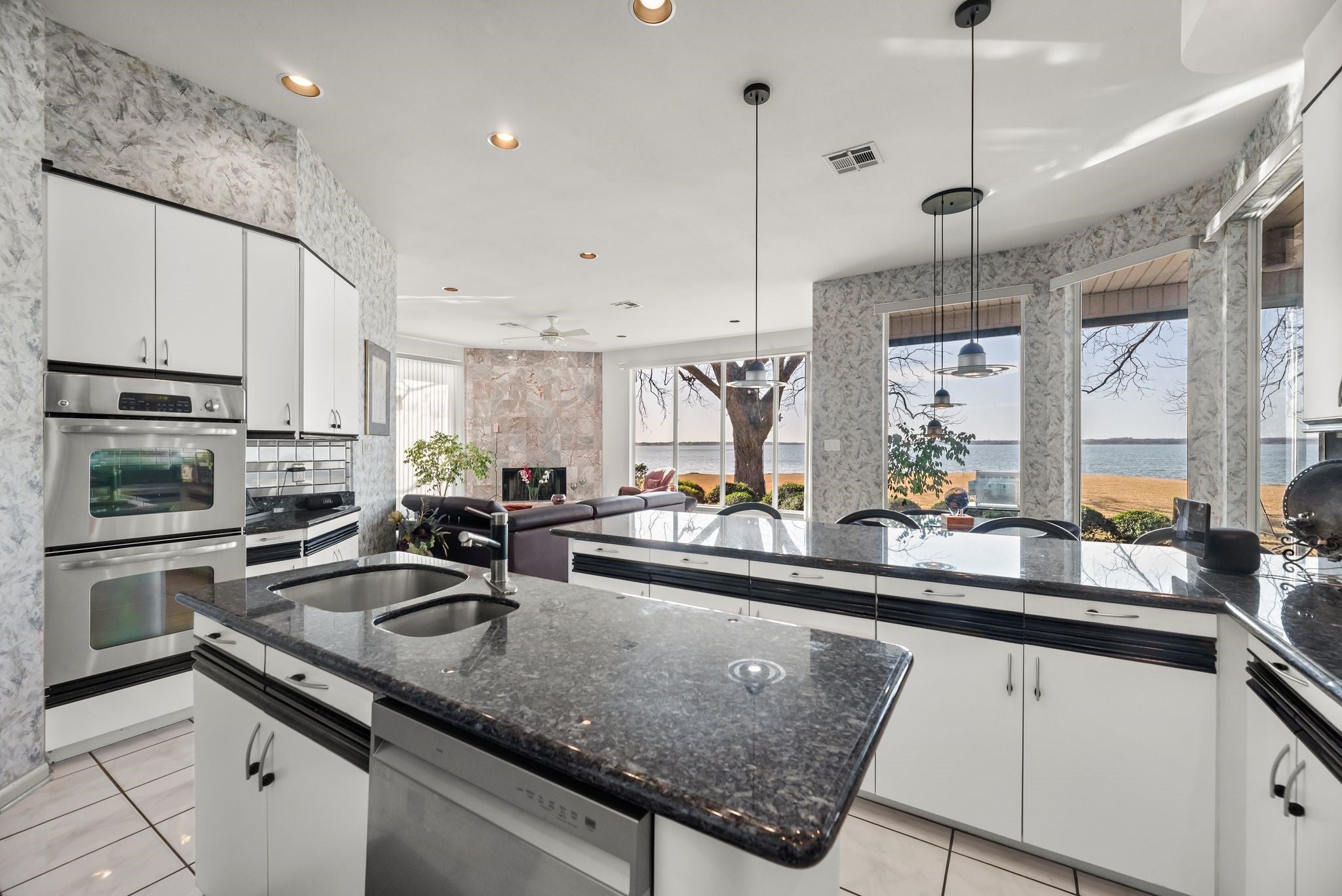 Kerens, Texas, 75144, United States, 5 Bedrooms Bedrooms, ,4 BathroomsBathrooms,Residential,Active,2020765