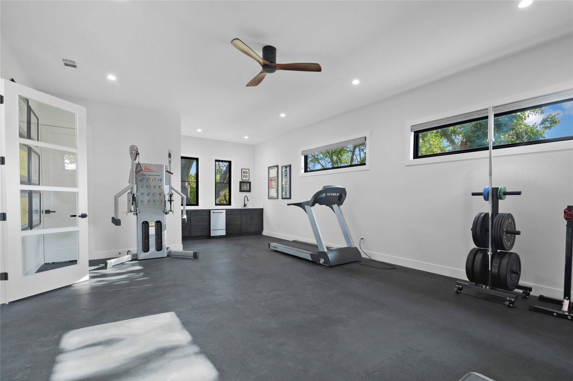 Dallas, Texas, 75244, United States, 5 Bedrooms Bedrooms, ,7 BathroomsBathrooms,Residential,Active,1905372