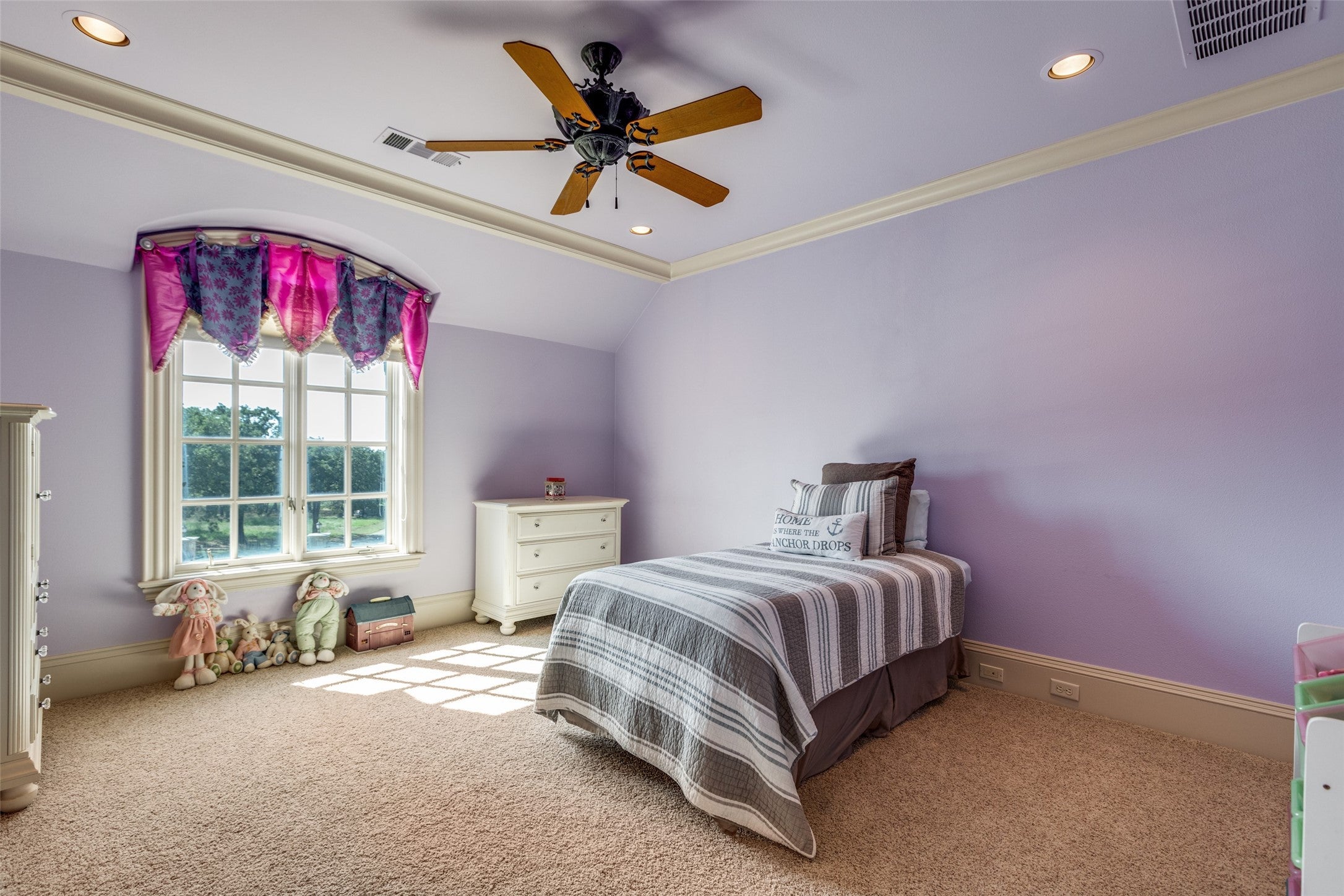 Pilot Point, Texas, 76258, United States, 6 Bedrooms Bedrooms, ,8 BathroomsBathrooms,Residential,Active,1953394