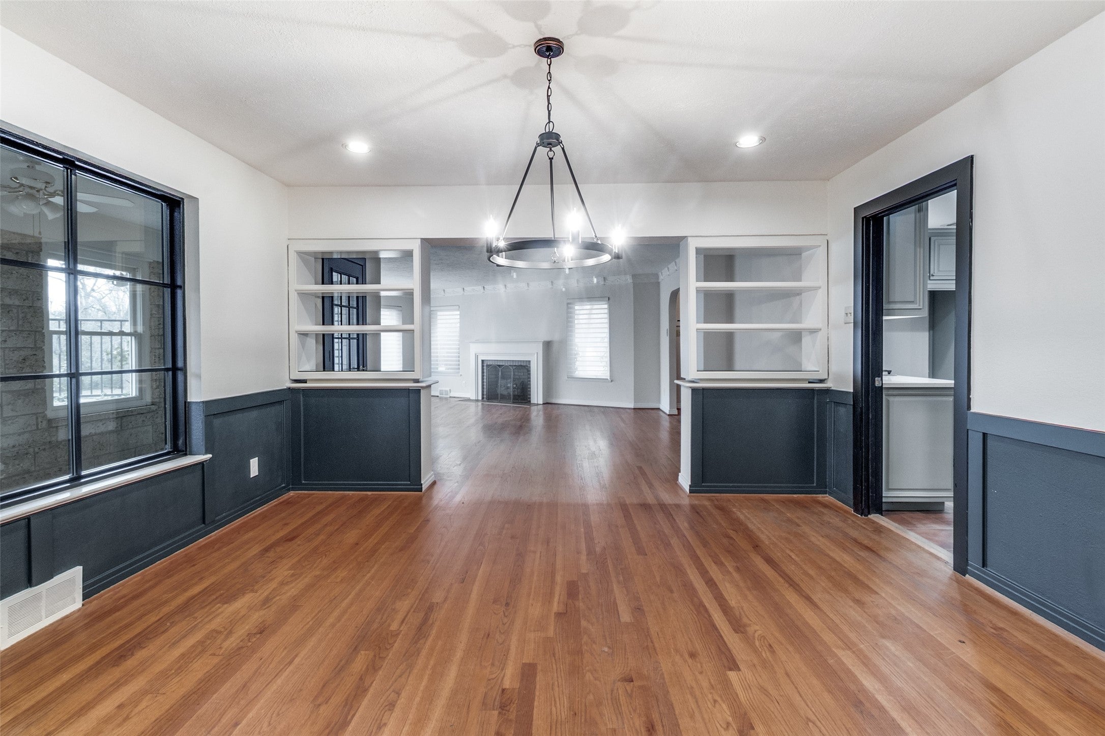 Dallas, Texas, 75214, United States, 3 Bedrooms Bedrooms, ,3 BathroomsBathrooms,Residential,Active,2002602