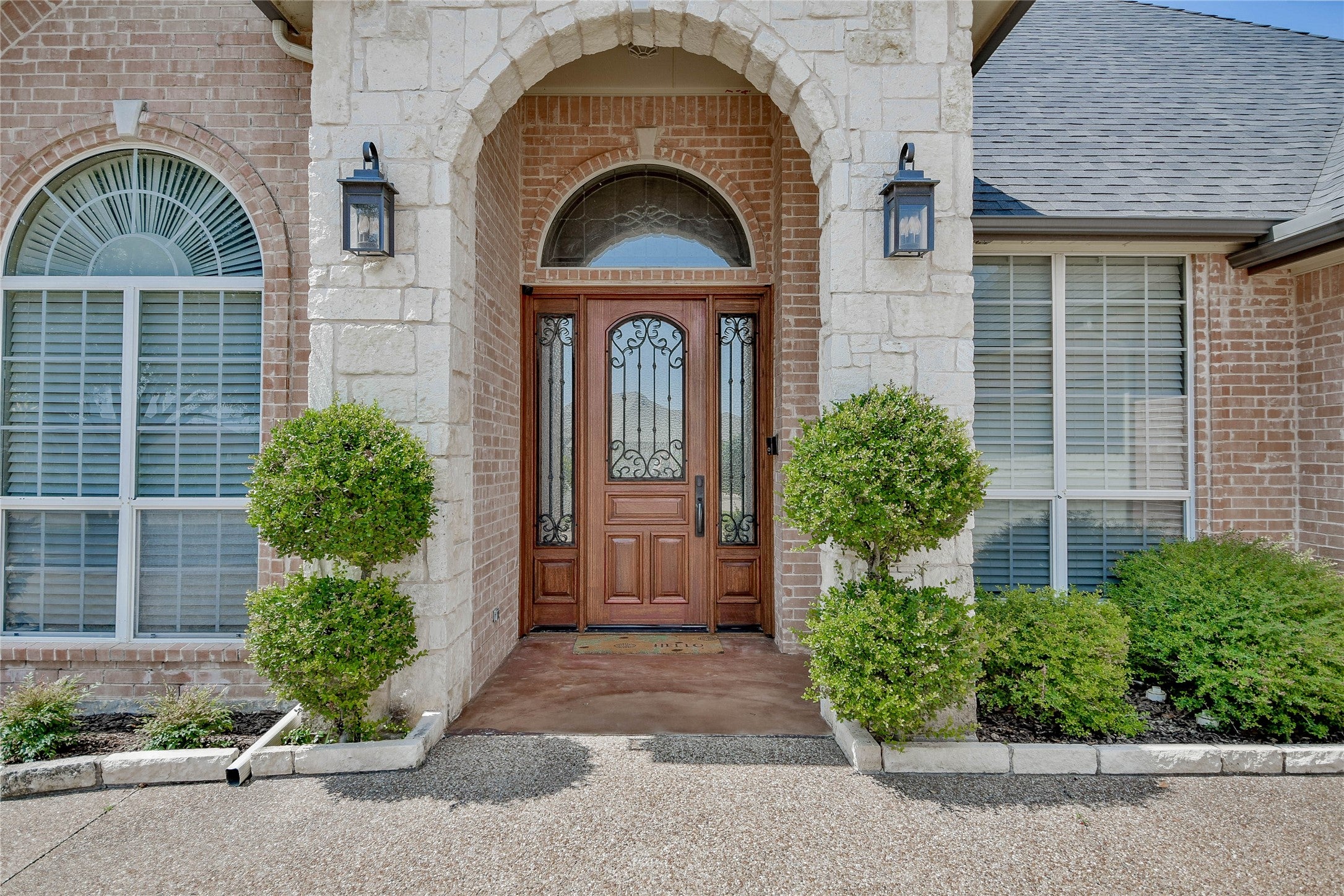 Granbury, Texas, 76048, United States, 3 Bedrooms Bedrooms, ,3 BathroomsBathrooms,Residential,Active,1943796