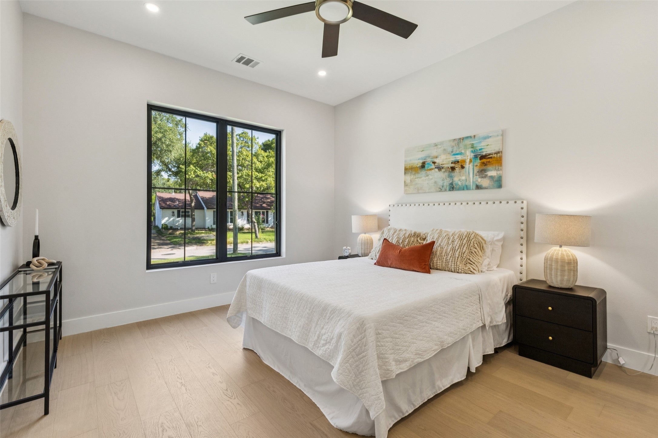 Dallas, Texas, 75229, United States, 5 Bedrooms Bedrooms, ,5 BathroomsBathrooms,Residential,Active,1944089