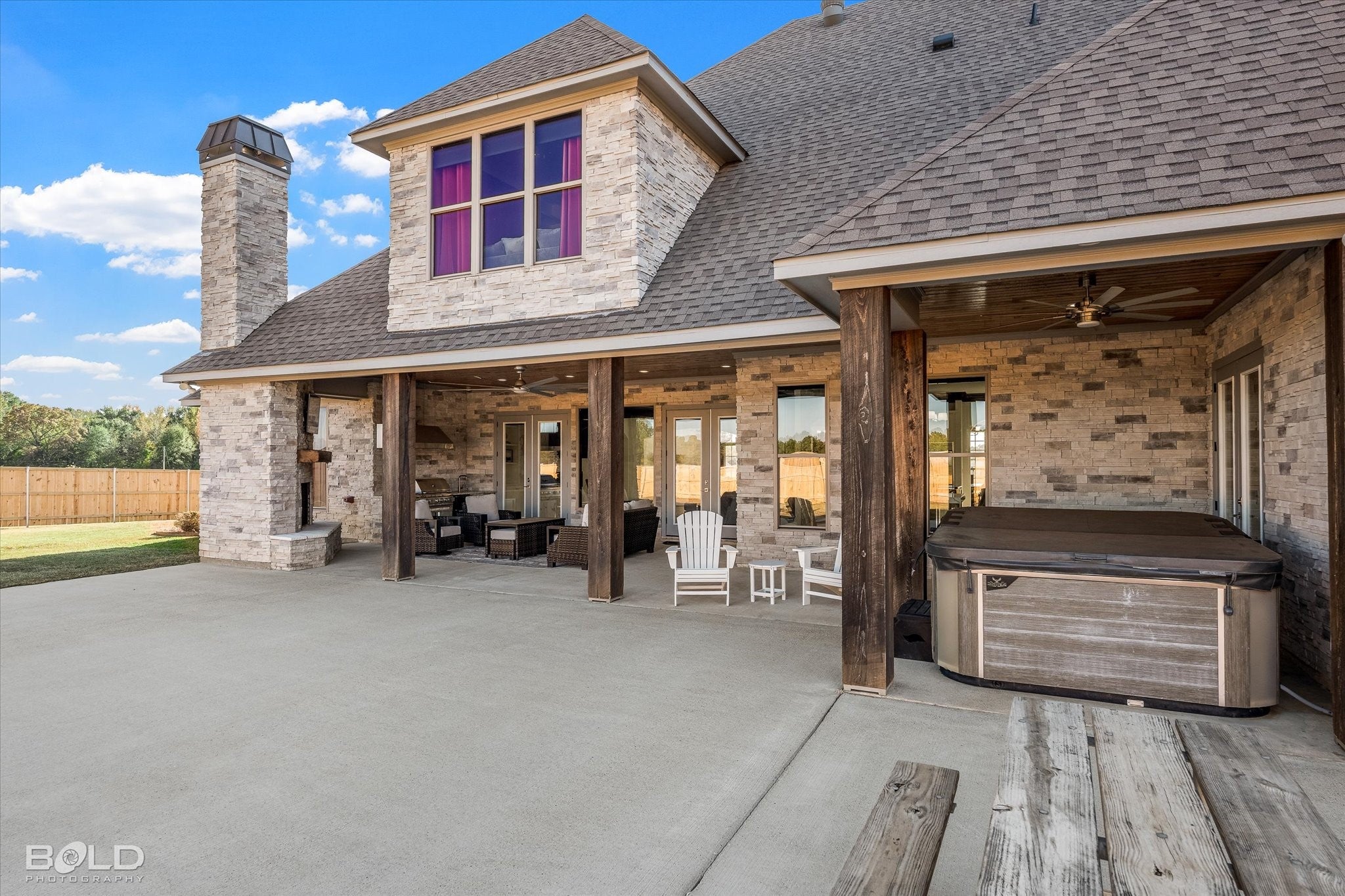 Shreveport, Louisiana, 71107, United States, 4 Bedrooms Bedrooms, ,5 BathroomsBathrooms,Residential,Active,1990582