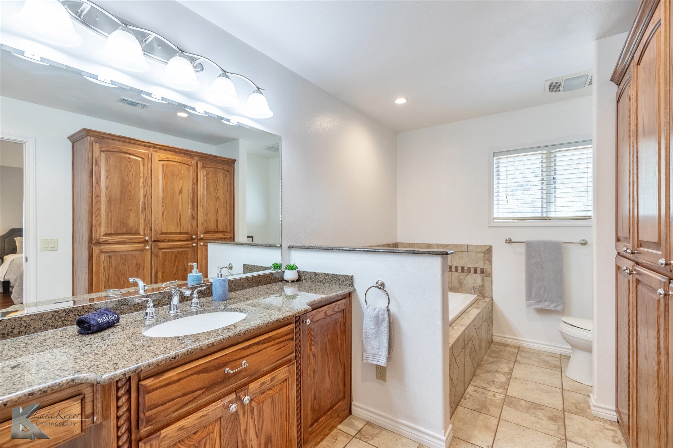 Brownwood, Texas, 76801, United States, ,3 BathroomsBathrooms,Residential,Active,1808343